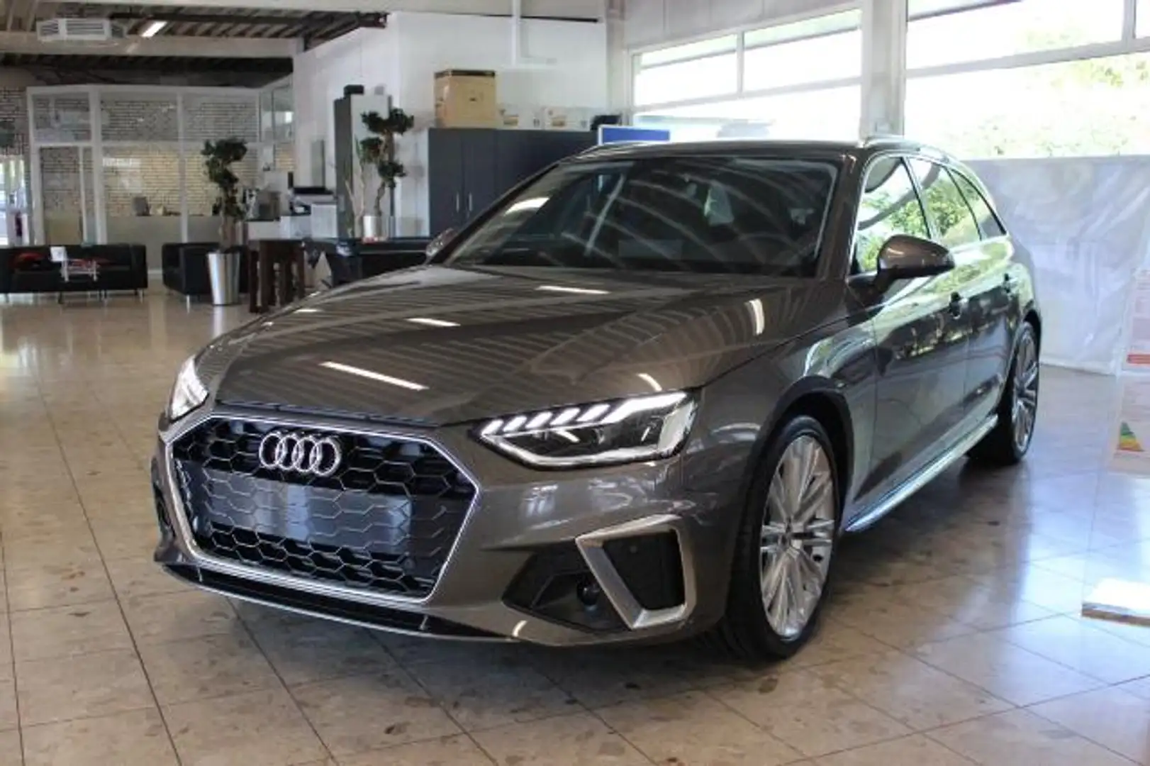 Audi A4 Avant 35 TFSI S Line / 19 Zoll + Technologie + Com Grau - 1