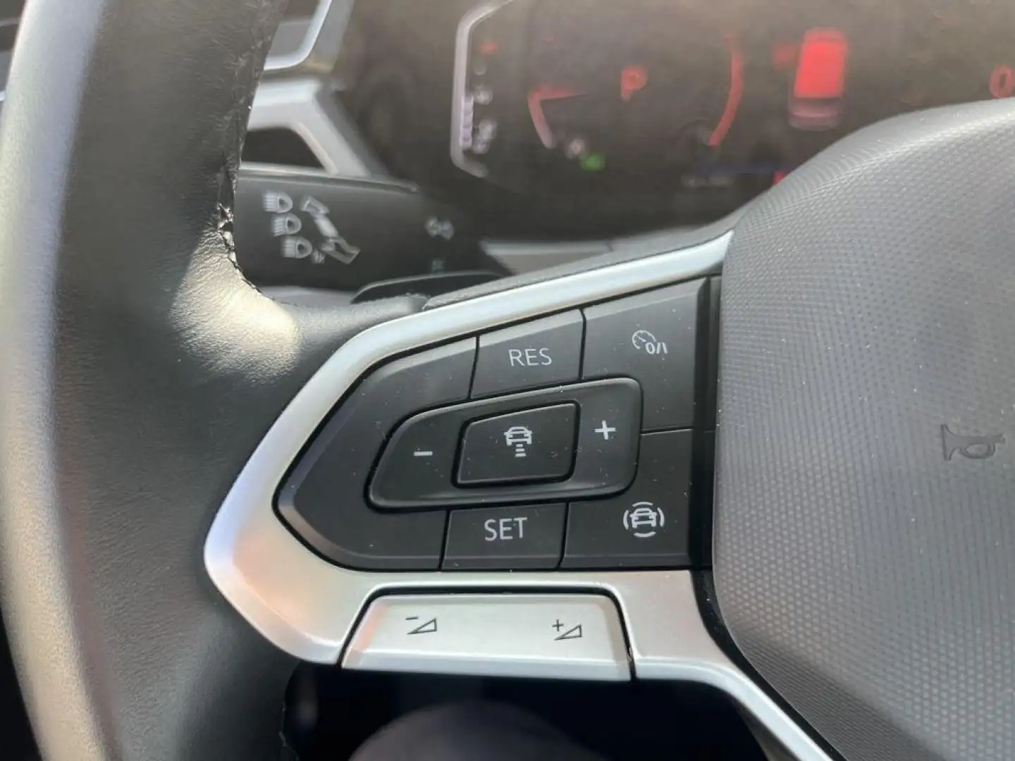 Volkswagen Touran 1.5 TSI Más DSG7 110kW Azul - 2