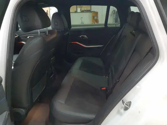 BMW 3 Series view 13