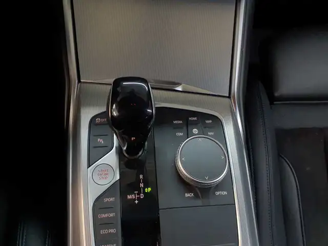 BMW 3 Series view 10