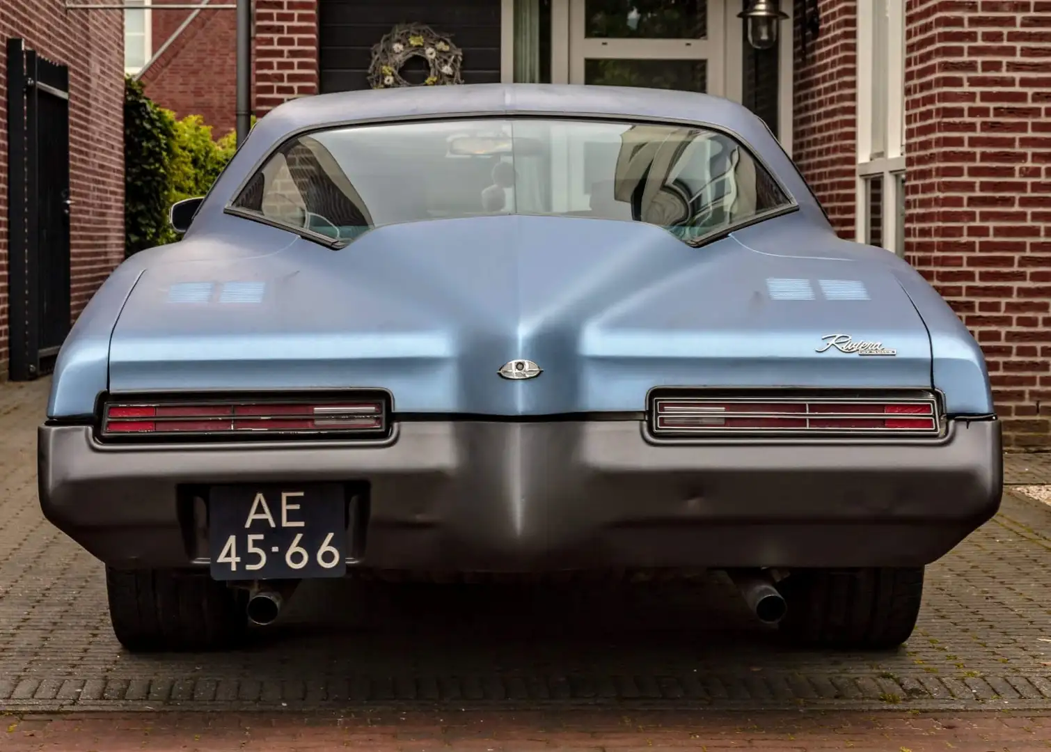 Buick Riviera - 1
