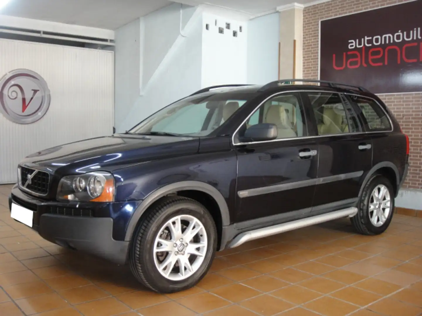 Volvo XC90 2.4D Momentum 163 Aut. Azul - 1