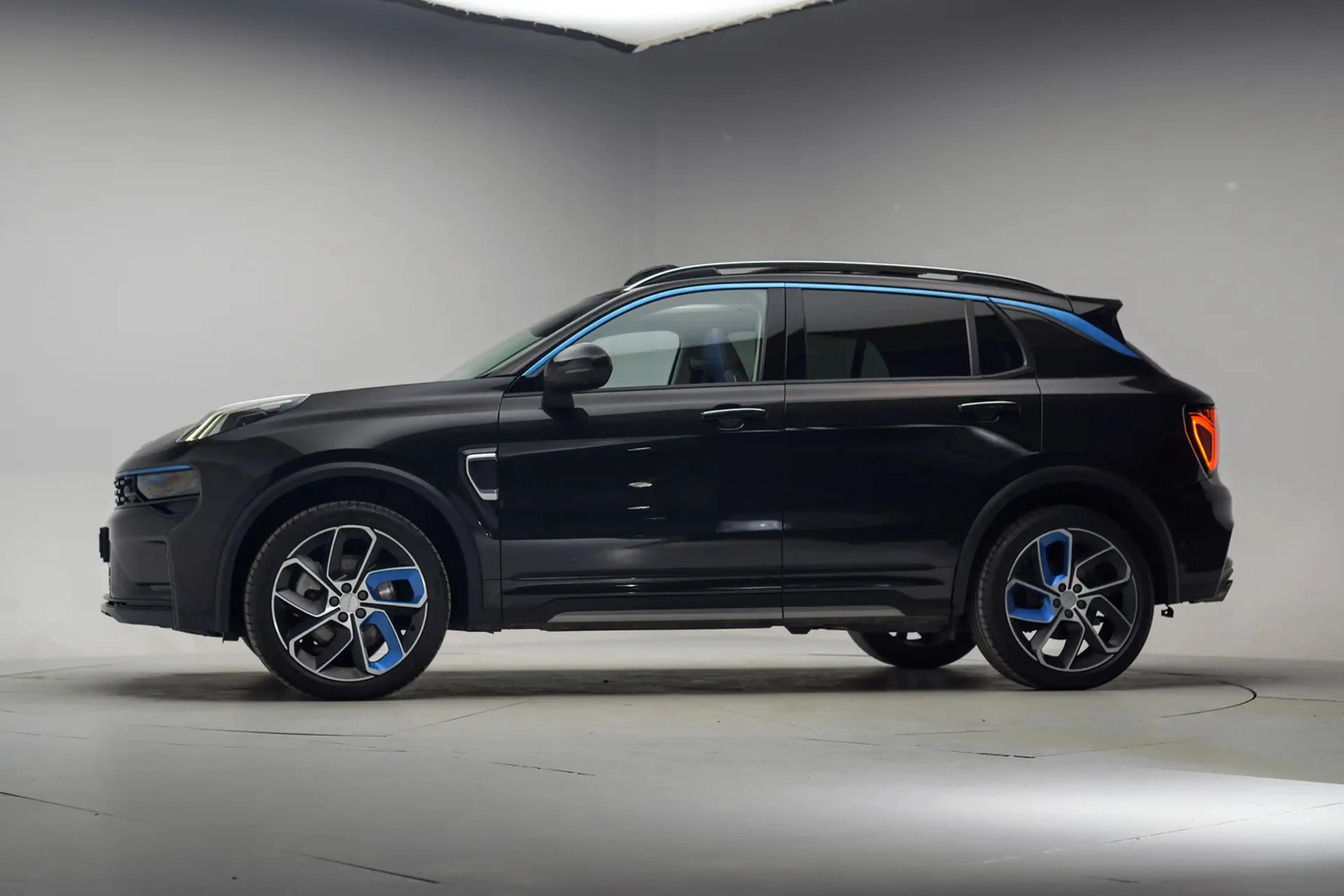 Lynk & Co 01 1.5 PHEV [ Panorama Navi 360°-Camera Keyless ] — photo 2