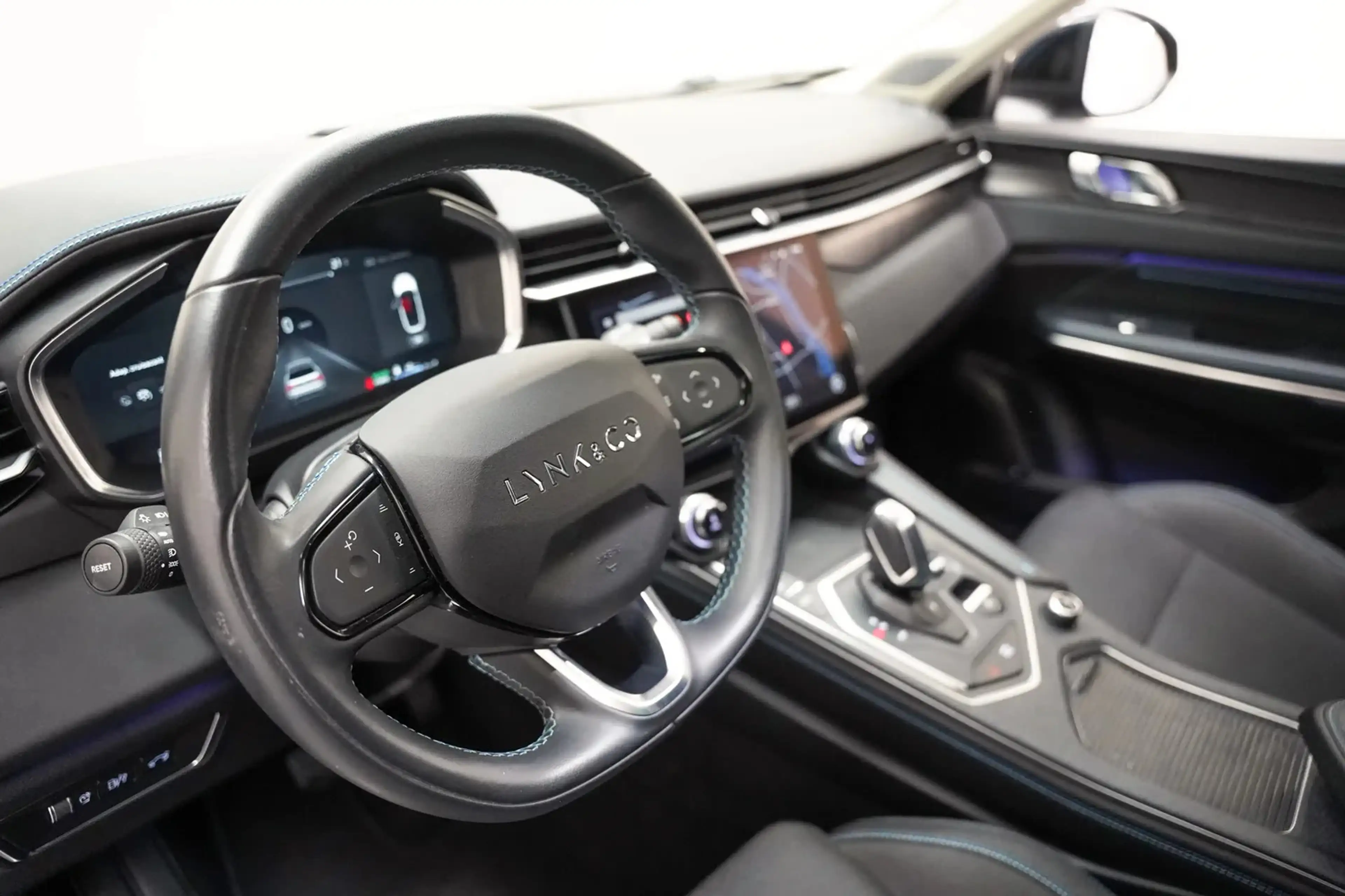 Lynk & Co 01 1.5 PHEV [ Panorama Navi 360°-Camera Keyless ] — photo 4