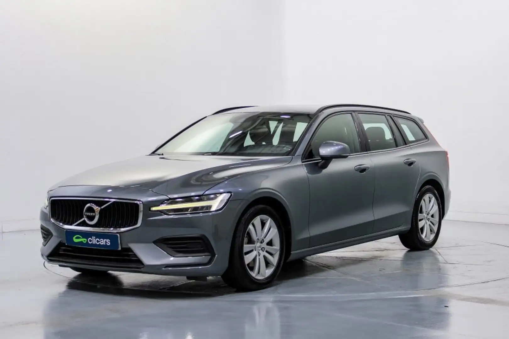 Volvo V60 D3 Momentum Aut. Plateado - 1