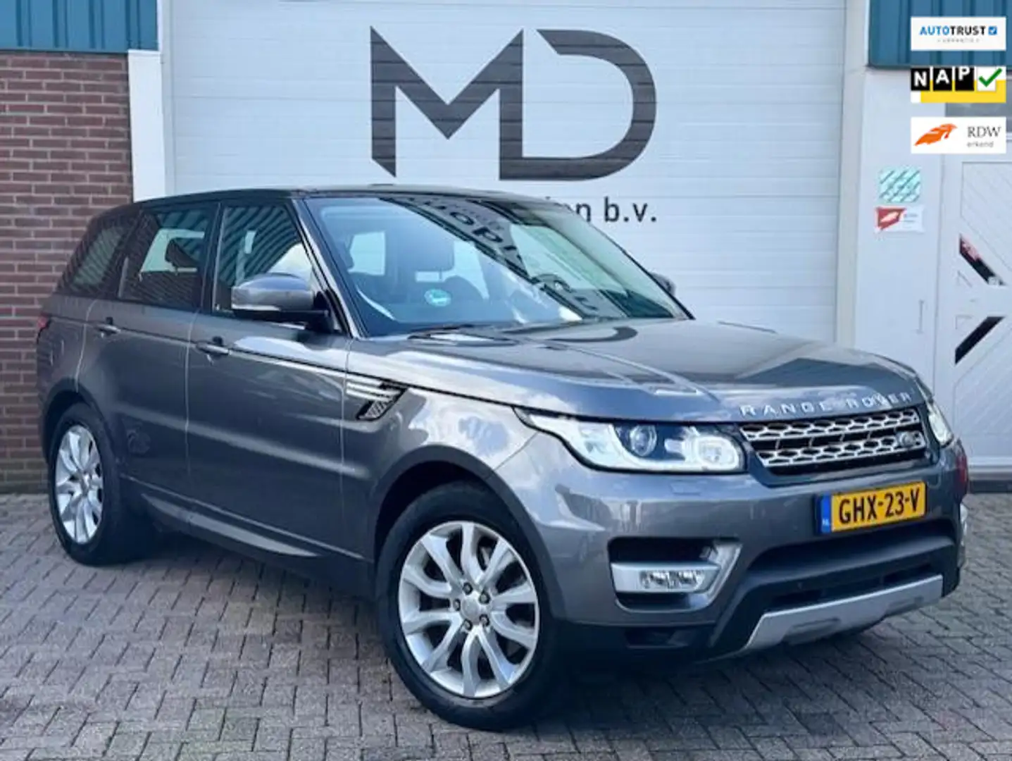 Land Rover Range Rover Sport 3.0 TDV6 HSE / Trekhaak Grijs - 1
