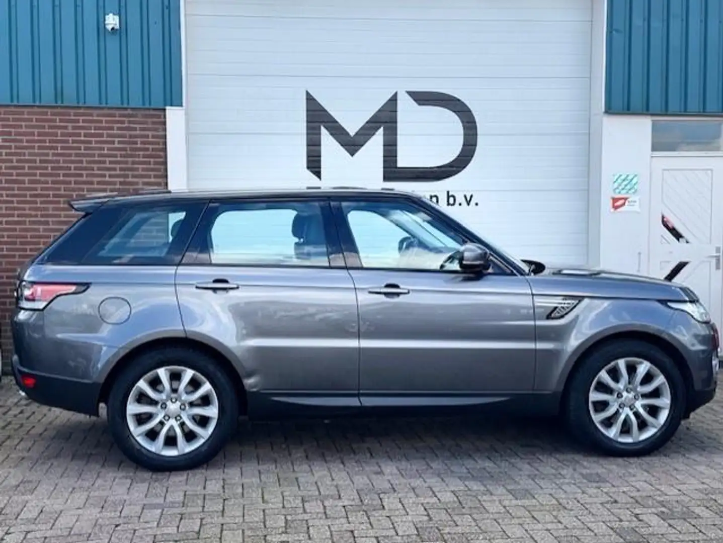 Land Rover Range Rover Sport 3.0 TDV6 HSE / Trekhaak Grijs - 2