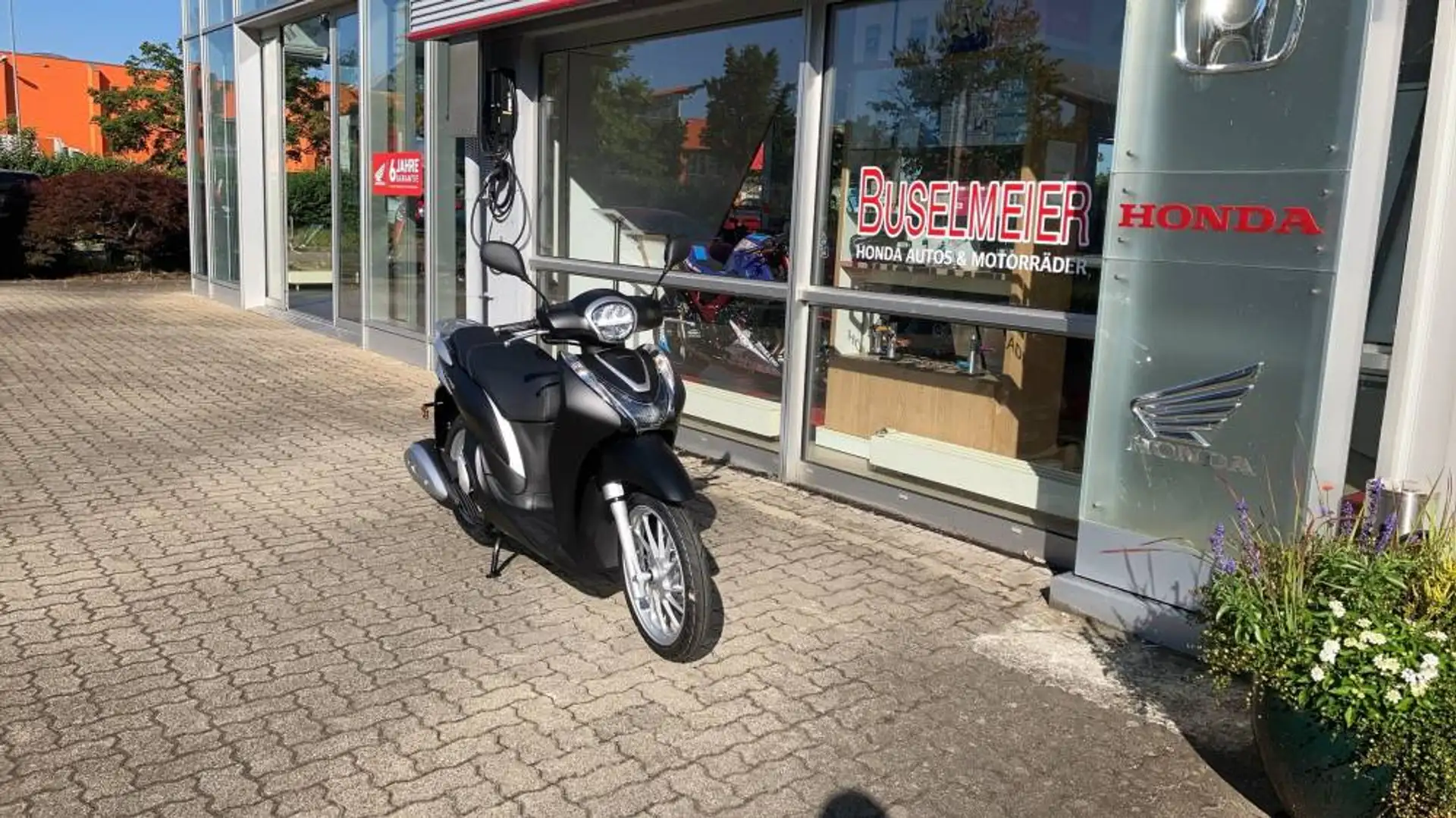 Honda SH Mode 125 Schwarz - 2