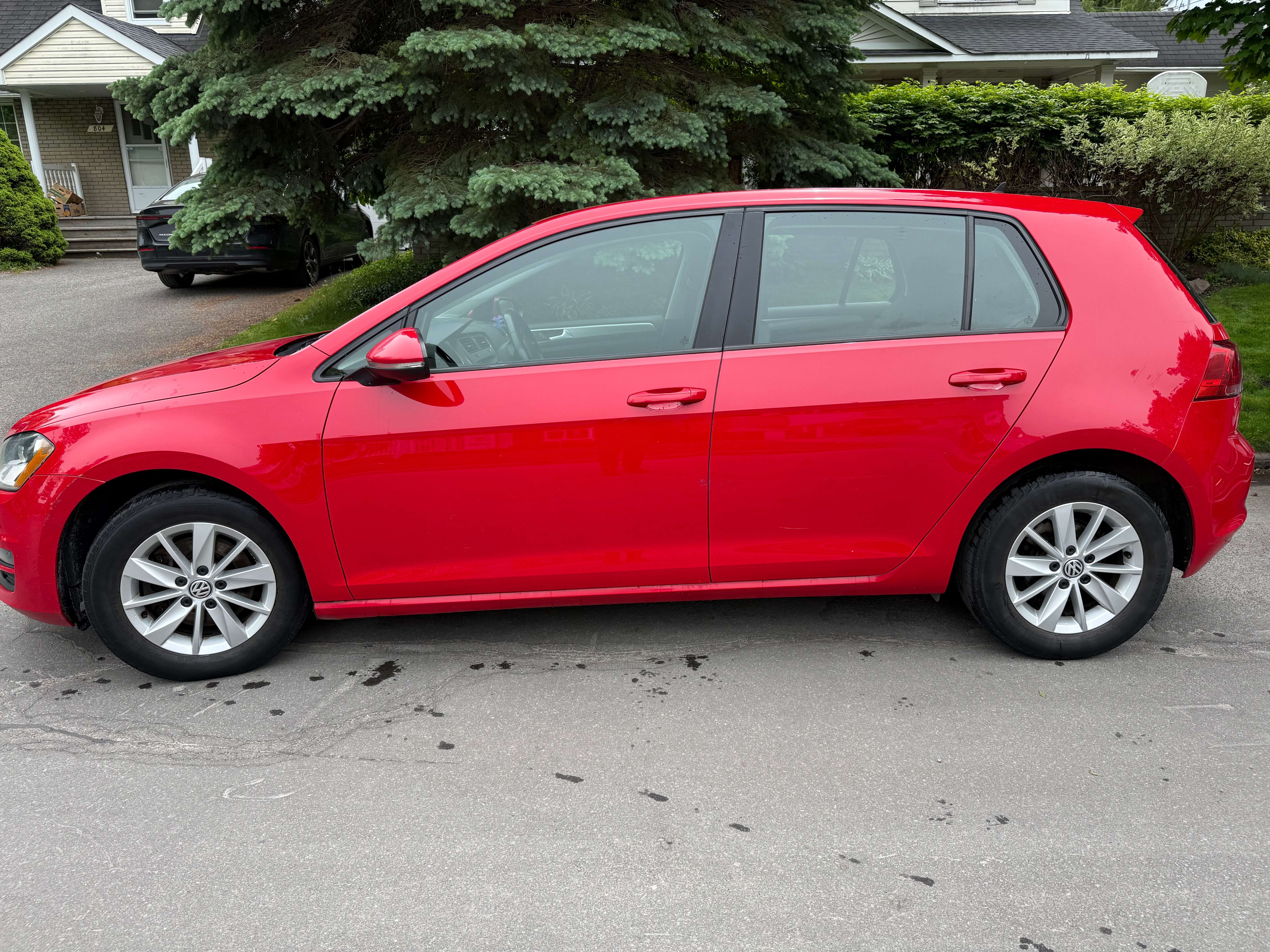 2015 Volkswagen Golf Trendline alt 2