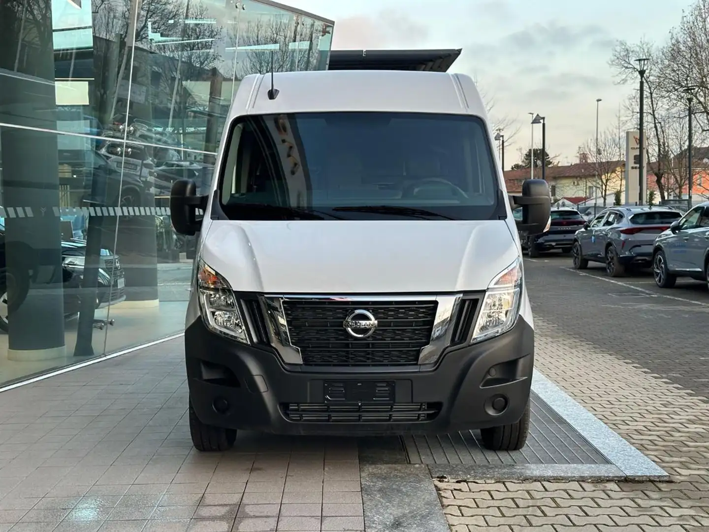 Nissan Interstar 35 2.3 dCi 135CV L2H2 Acenta VAN Bianco - 2