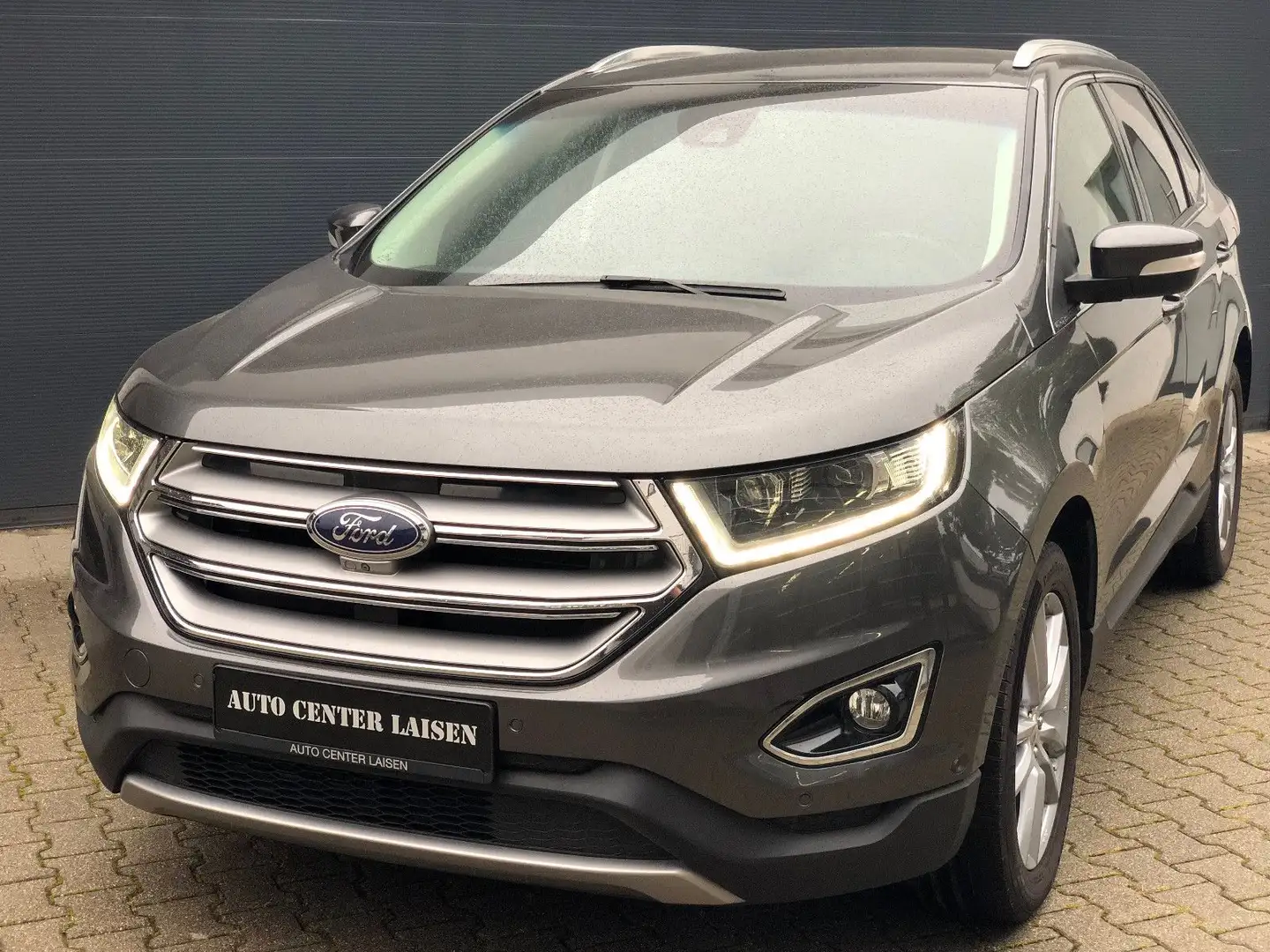 Ford Edge Titanium 4x4 LED Navi Keyless Totwinkel AHK Grau - 1