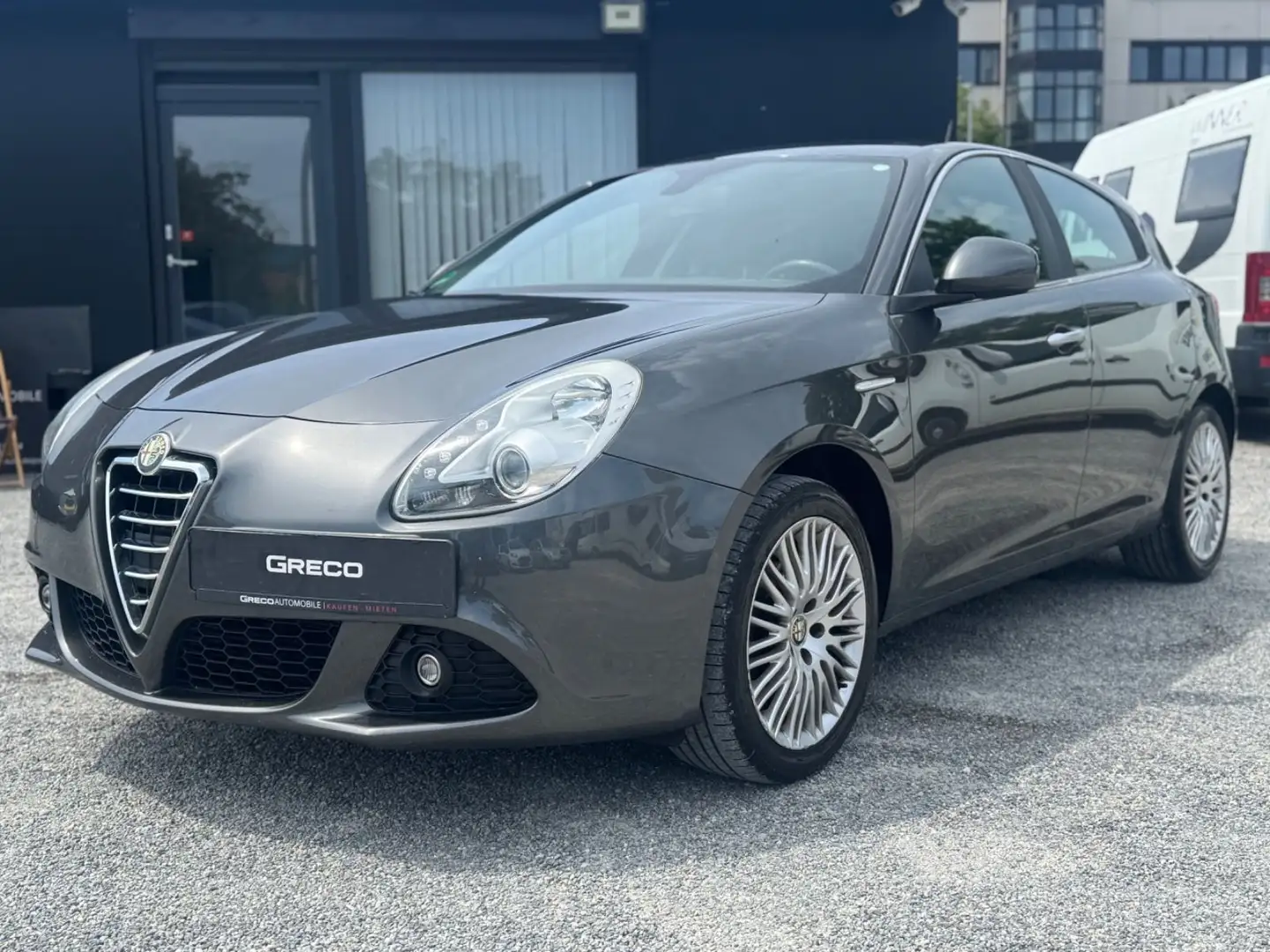 Alfa Romeo Giulietta 1.4 Super / Klimaautomatik Grau - 1
