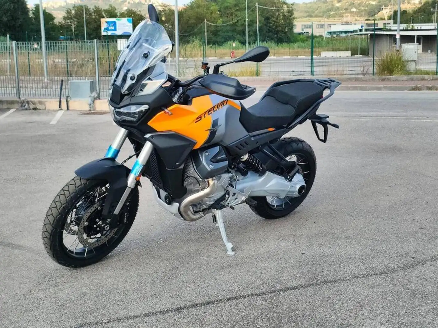 Moto Guzzi Stelvio PFF Giallo Savana - 2