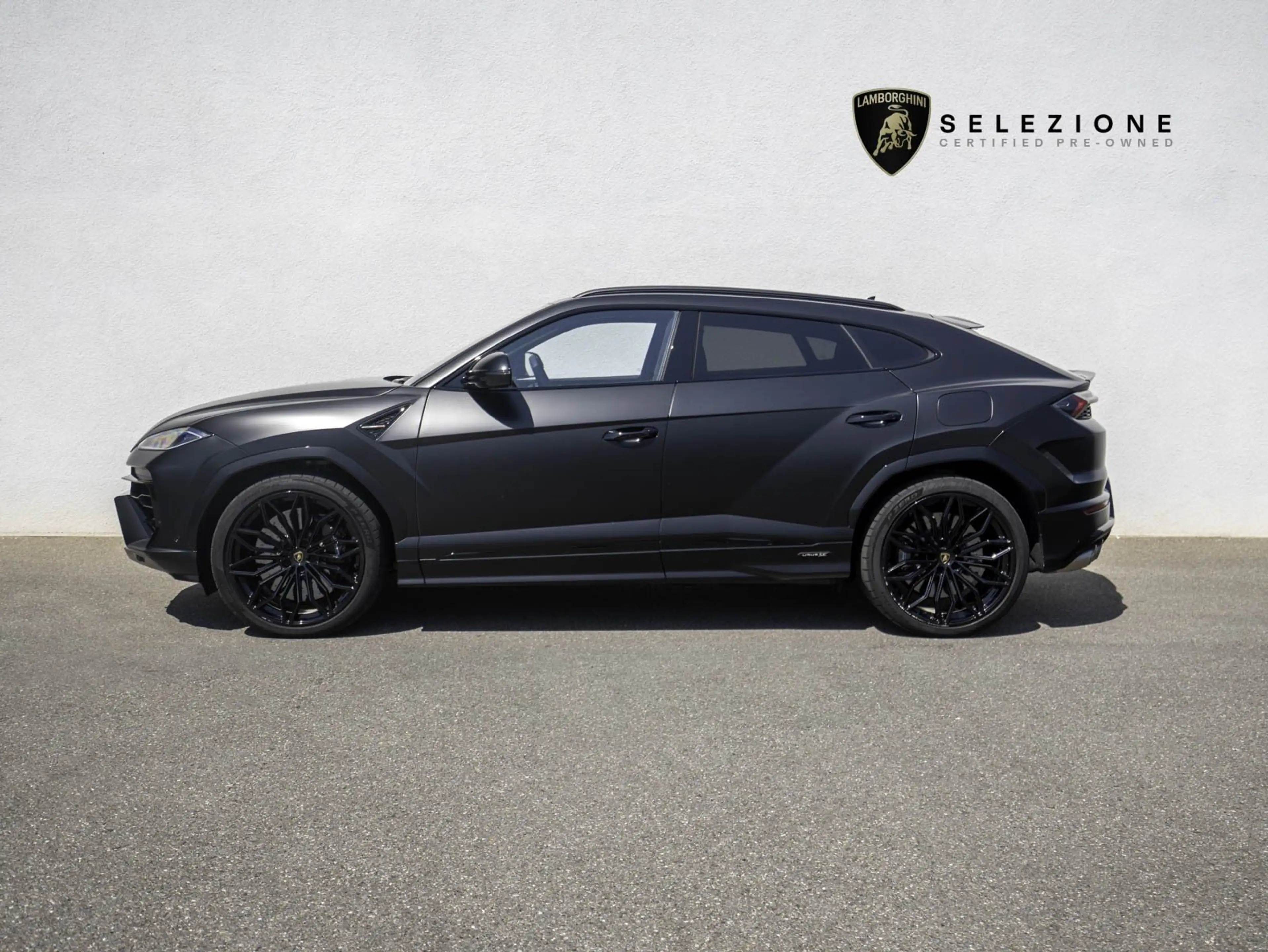 Lamborghini Urus SE CARBON AKRAPOVIC B&O PANO MASSAGE NIGHTVISION P — photo 7