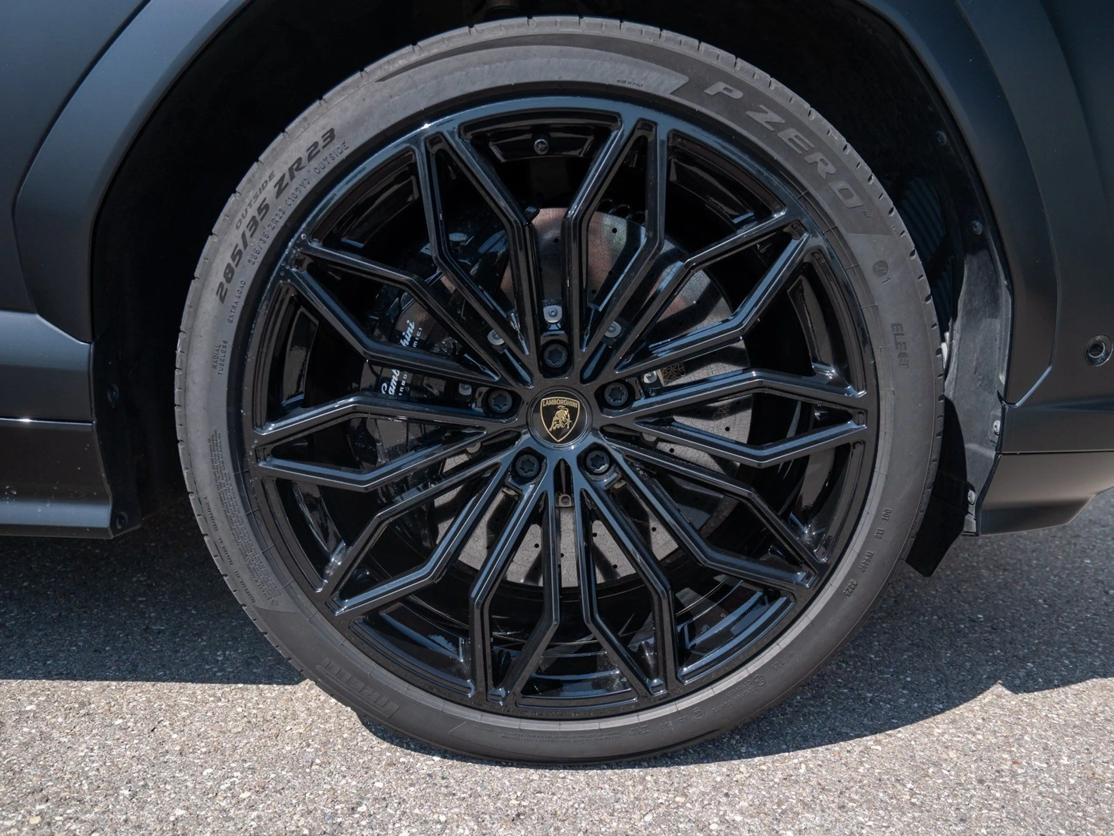 Lamborghini Urus SE CARBON AKRAPOVIC B&O PANO MASSAGE NIGHTVISION P — photo 12