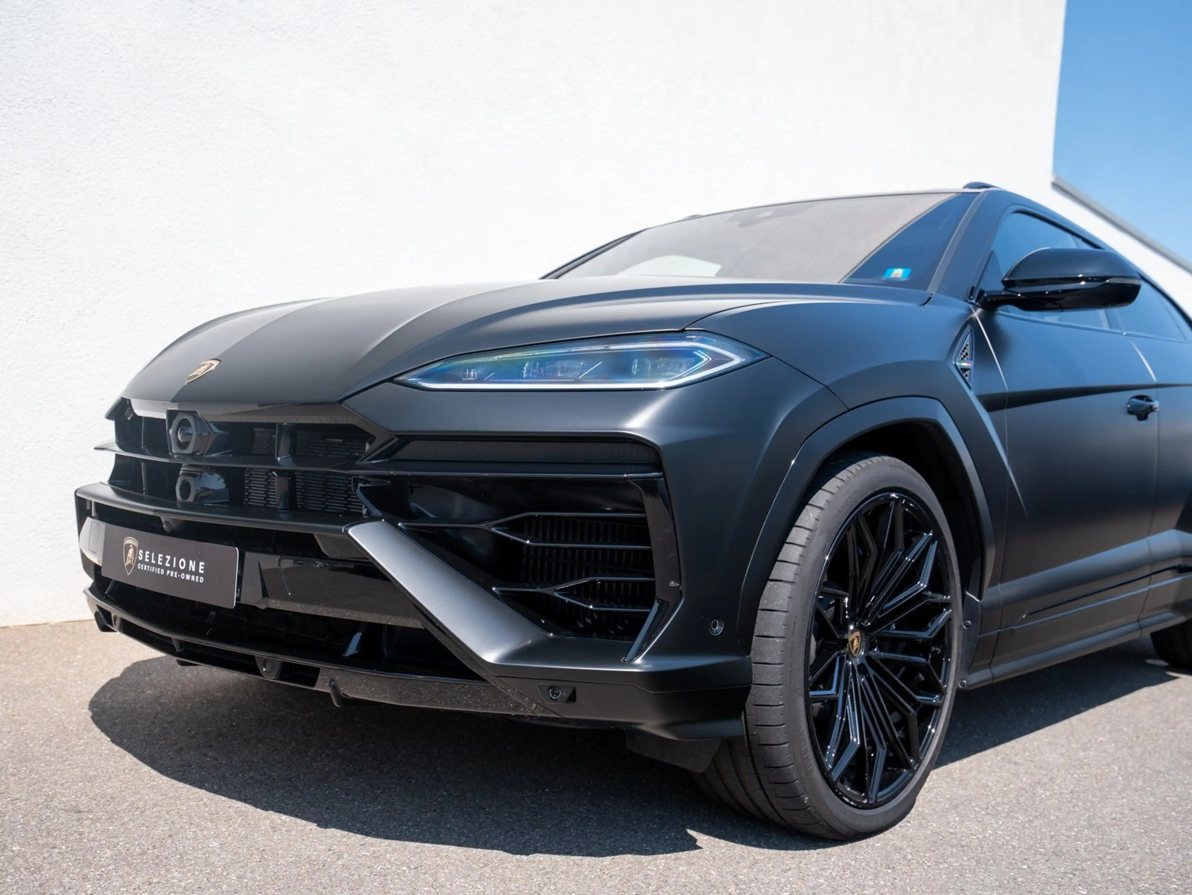 Lamborghini Urus SE CARBON AKRAPOVIC B&O PANO MASSAGE NIGHTVISION P — photo 15
