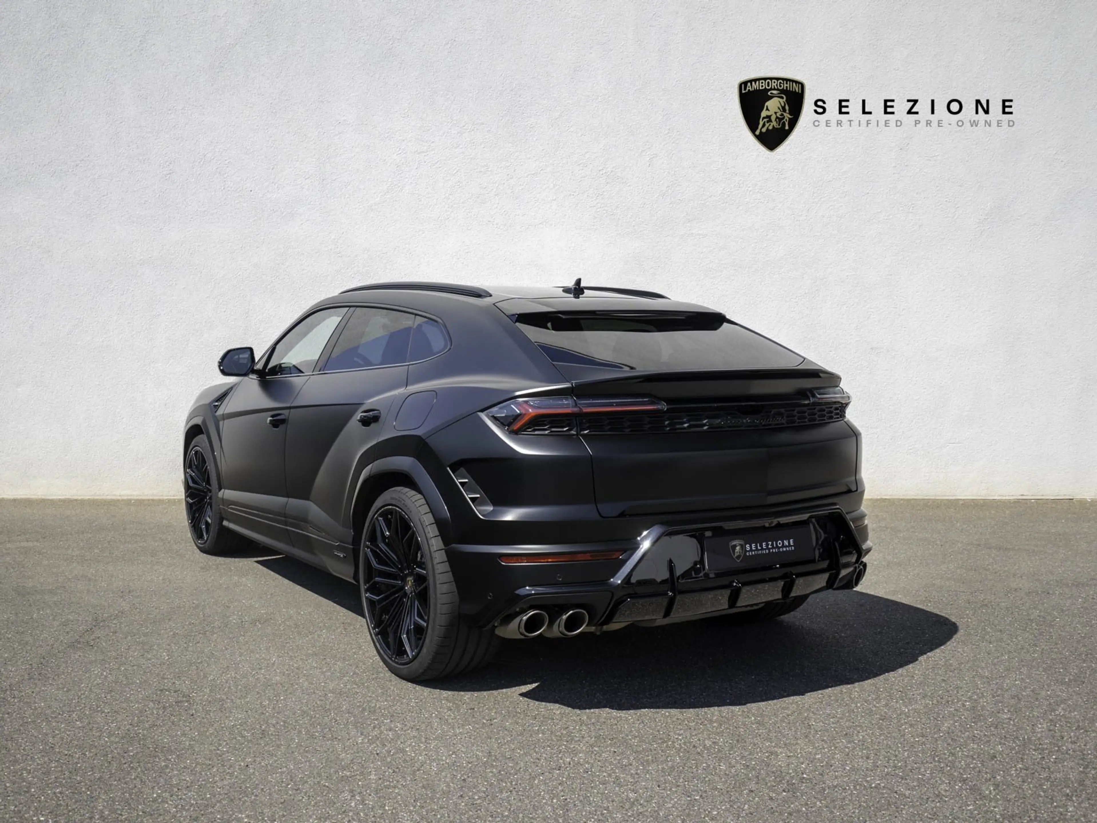 Lamborghini Urus SE CARBON AKRAPOVIC B&O PANO MASSAGE NIGHTVISION P — photo 8