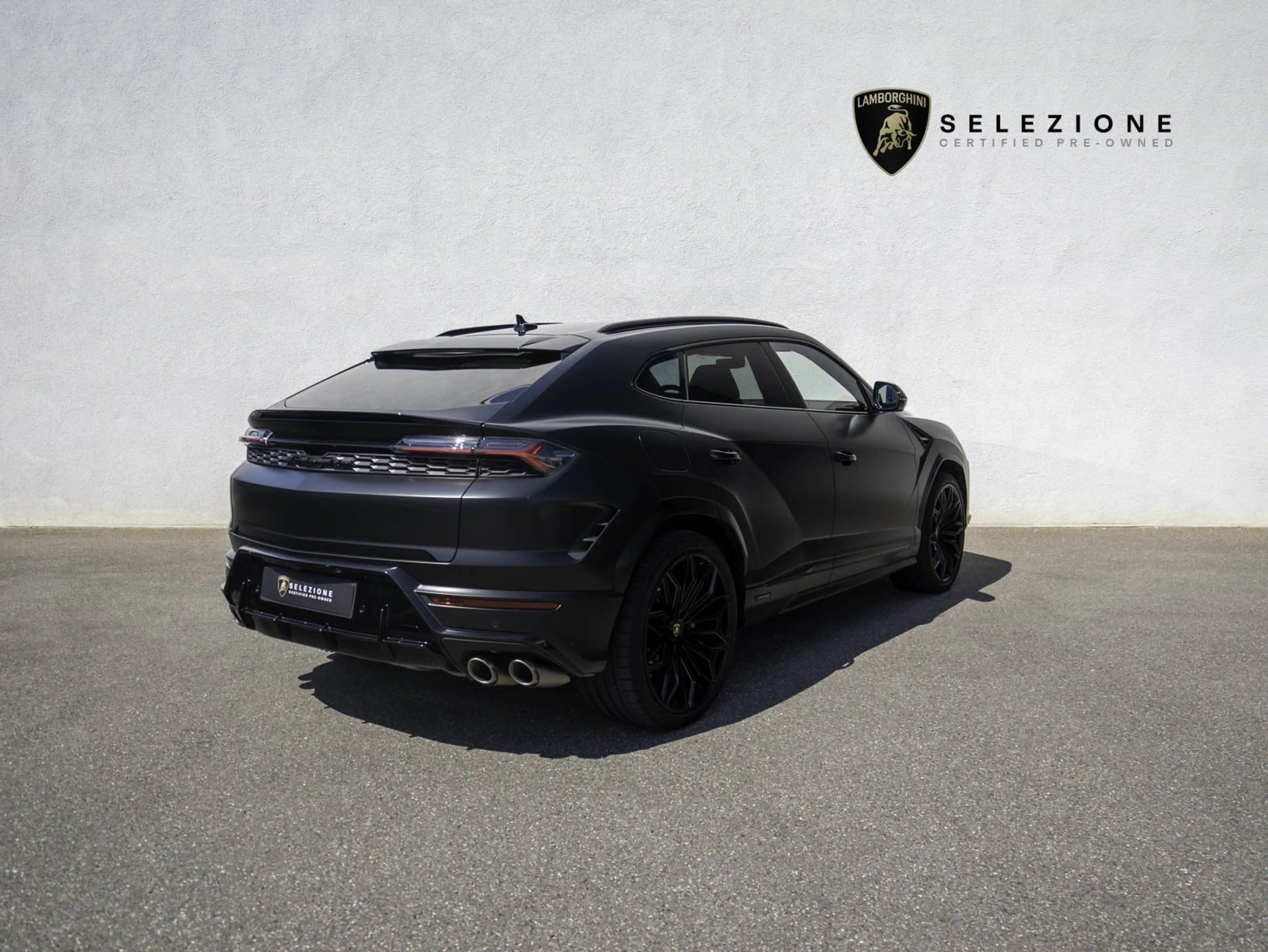 Lamborghini Urus SE CARBON AKRAPOVIC B&O PANO MASSAGE NIGHTVISION P — photo 3
