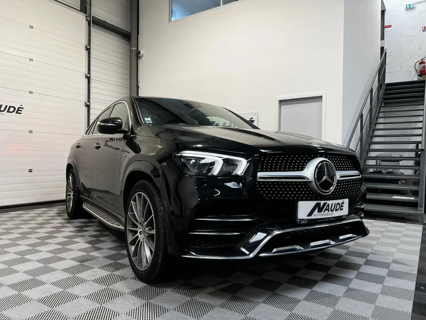 Mercedes-Benz GLE 350 350 de 194+136 CH 9G-Tronic 4Matic AMG Line Schwarz - 1