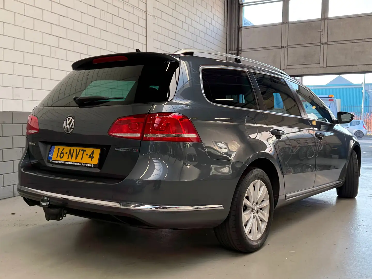 Volkswagen Passat Variant 1.4 TSI Comfortline BlueMotion Grijs - 2