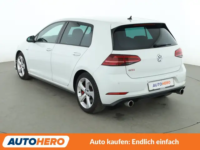 Volkswagen Golf view 4