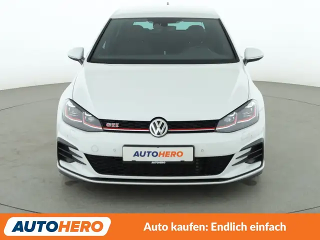 Volkswagen Golf view 9