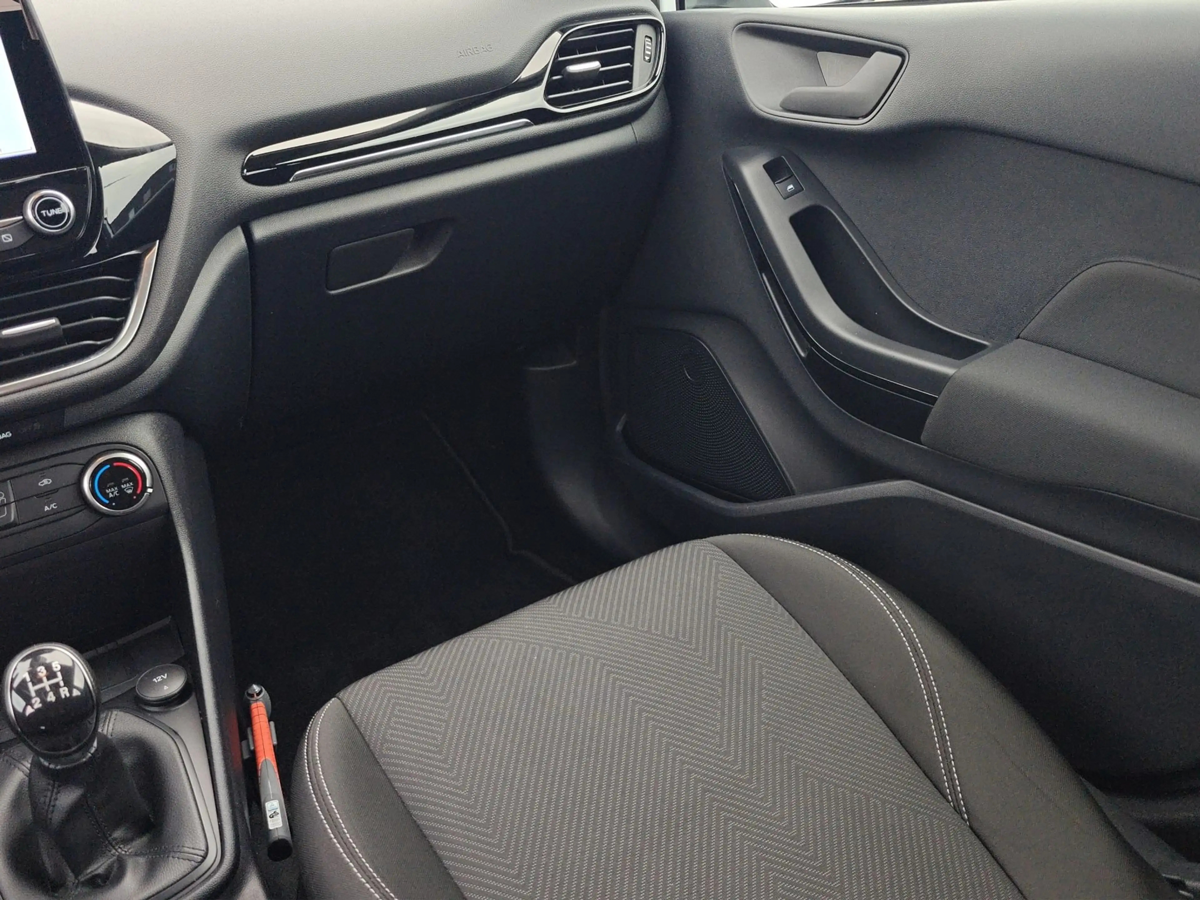 Ford Fiesta i Connected — photo 15
