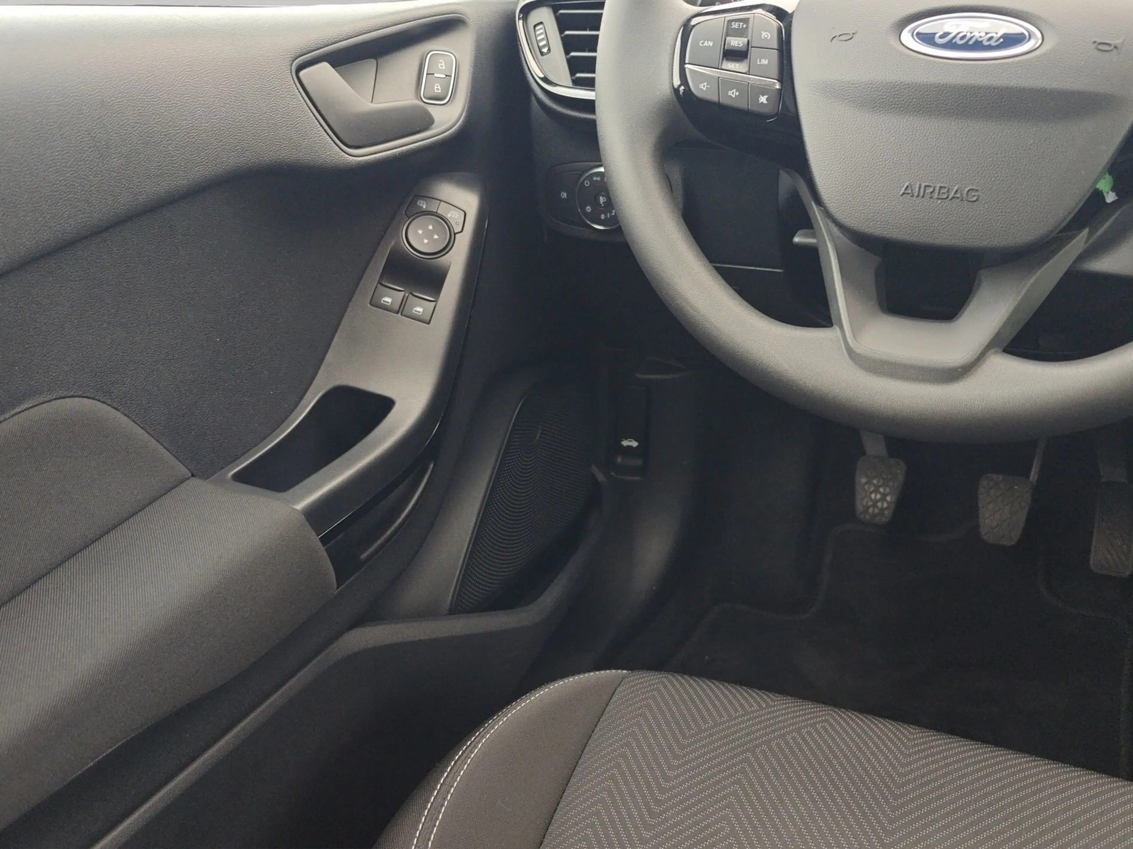 Ford Fiesta i Connected — photo 11