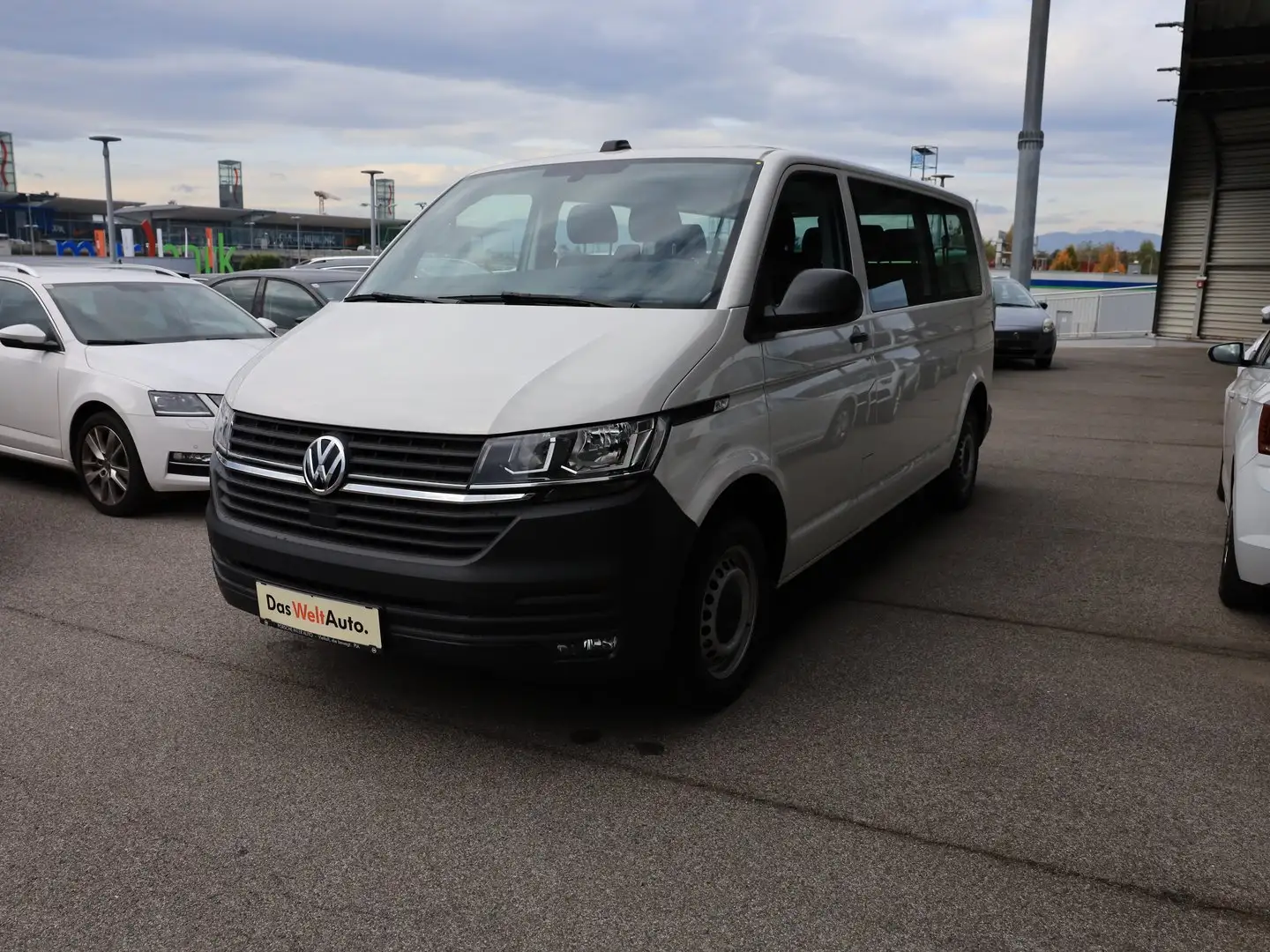 Volkswagen T6.1 Transporter Kombi LR TDI Blanc - 1