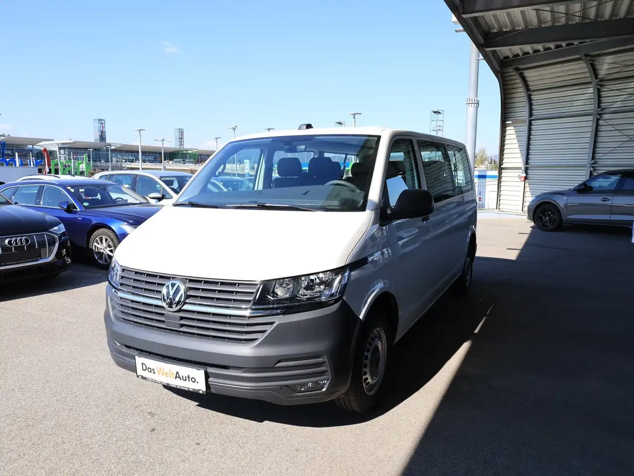Volkswagen T6.1 Transporter Kombi LR TDI