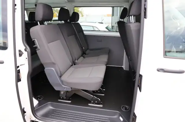 Volkswagen T6.1 Transporter Kombi LR TDI Ansicht 10