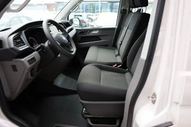 Volkswagen T6.1 Transporter Kombi LR TDI Ansicht 6