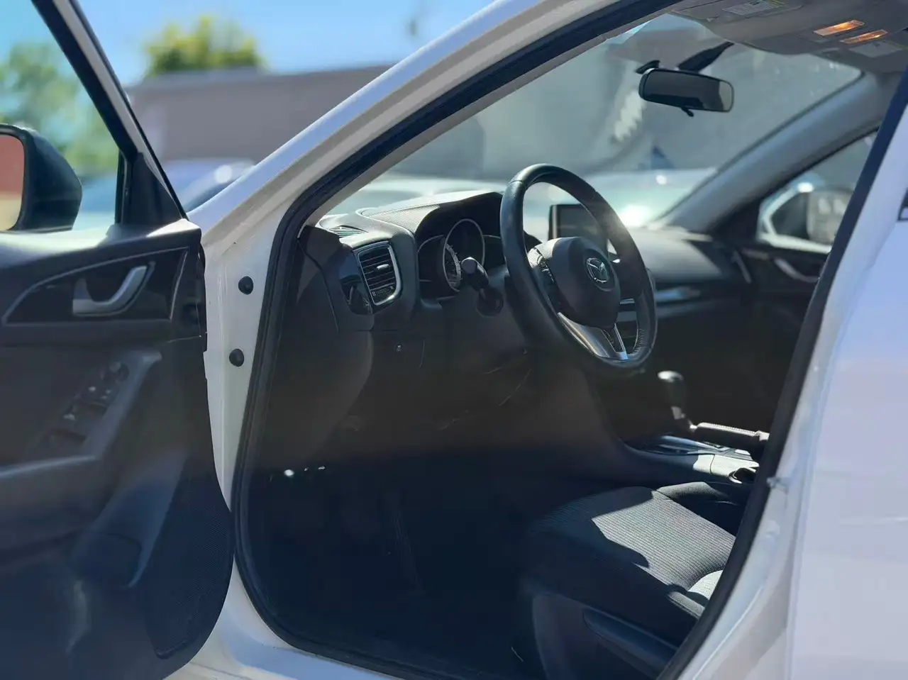 Mazda 3 снимка Mazda 3