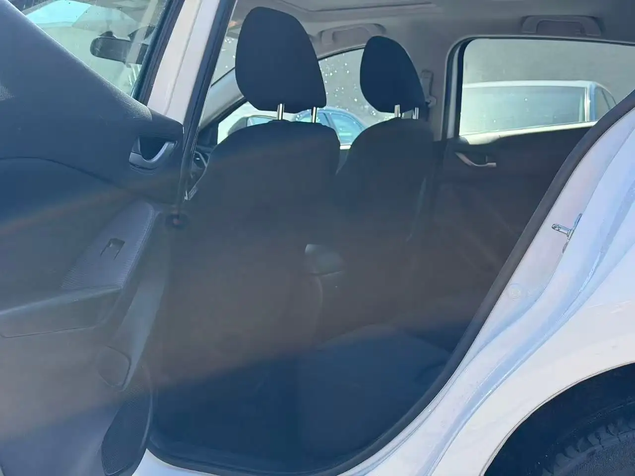 Mazda 3 снимка Mazda 3