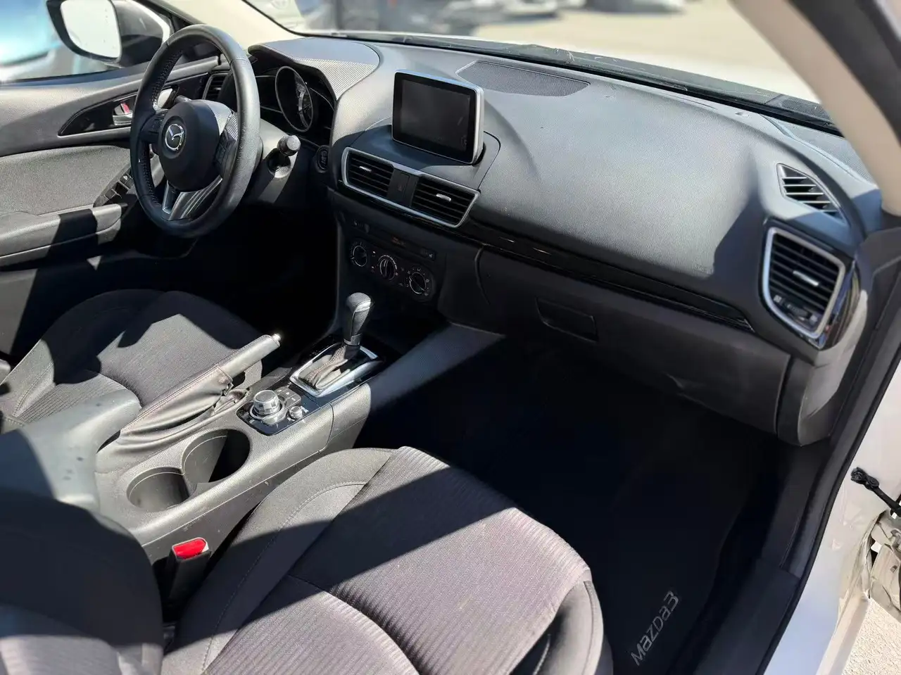 Mazda 3 снимка Mazda 3