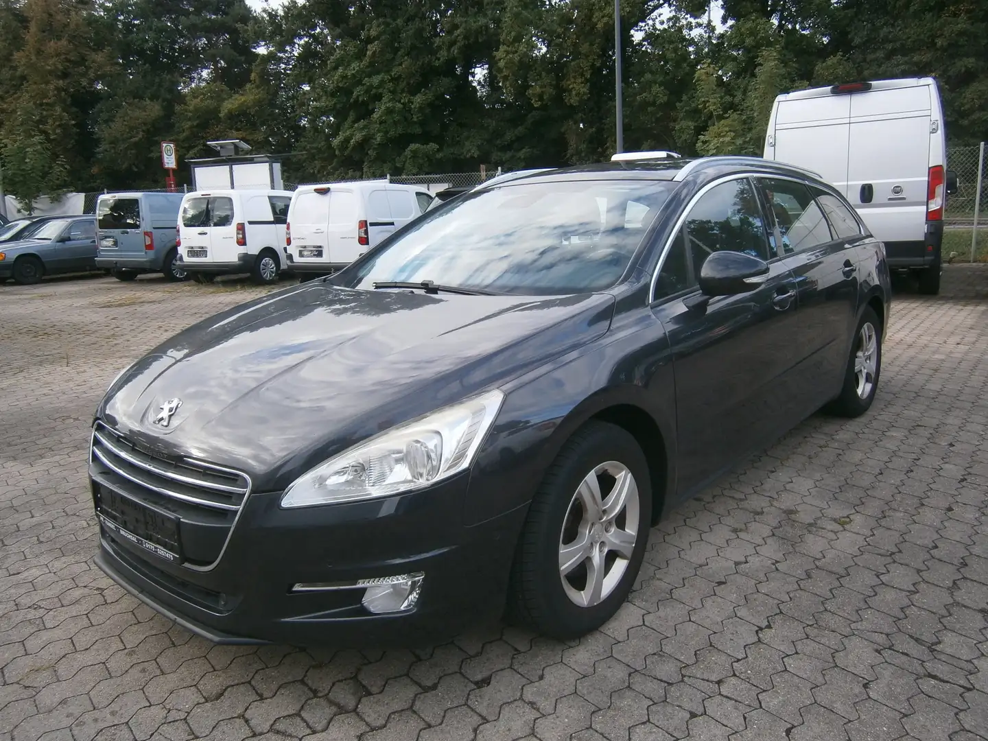 Peugeot 508 1,6 Blue Lease Executive *Navi*Panorama*PDC*AHK* Grau - 2