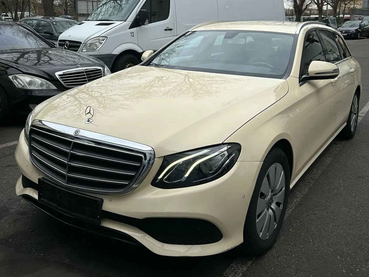 Mercedes-Benz E 200 E 200 d T Aut. Beige - 2