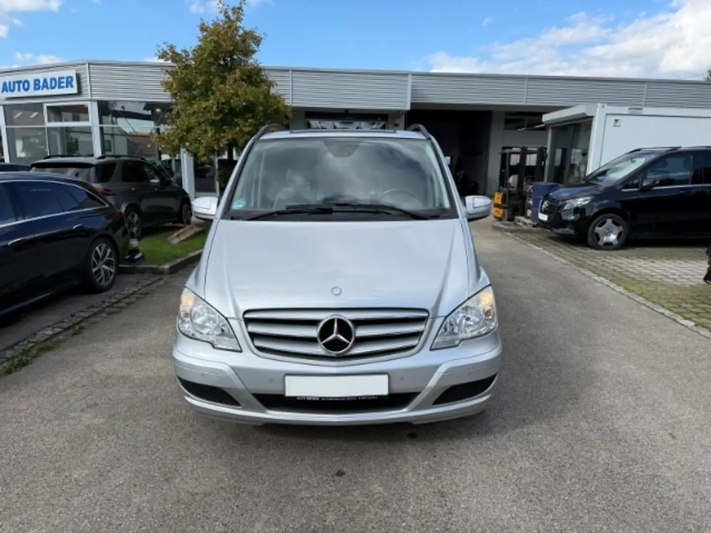Mercedes-Benz Viano 2.2 CDI lang Nav 2Schiebetü AHK Pano 8fach Argent - 2