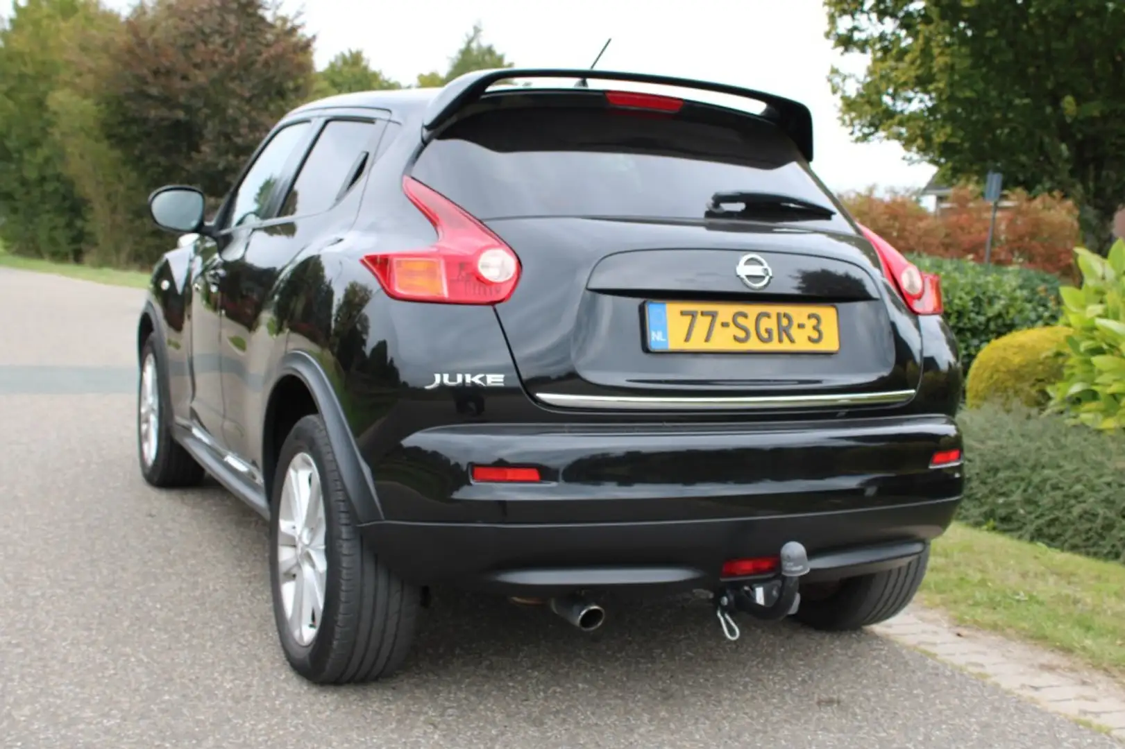 Nissan Juke 1.6 110pk Acenta ECC/cruise/bluetooth/trekhaak Schwarz - 2