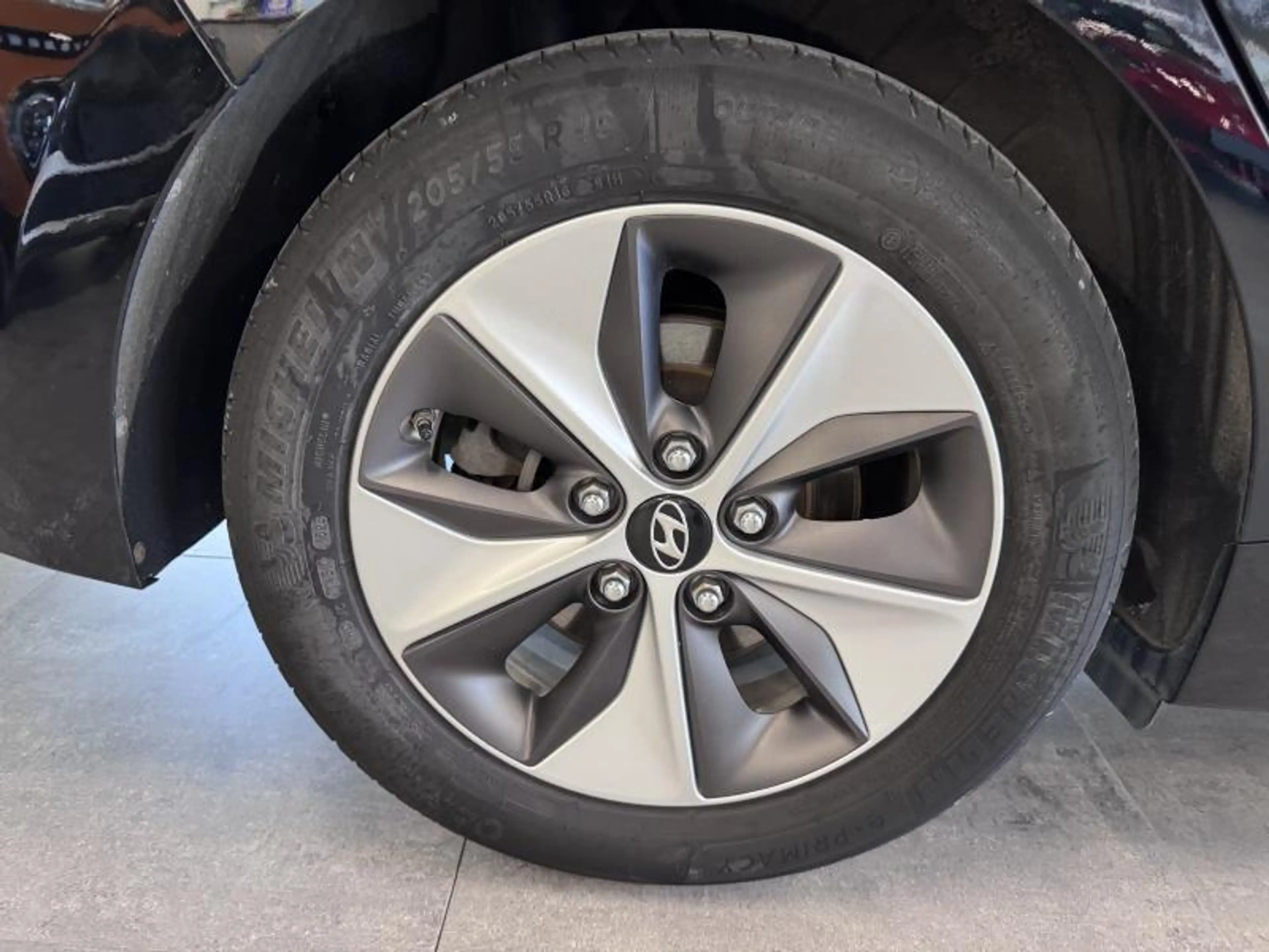 Hyundai IONIQ Premium 28kWh | GPS, camera, adaptive cruise,... | — photo 6