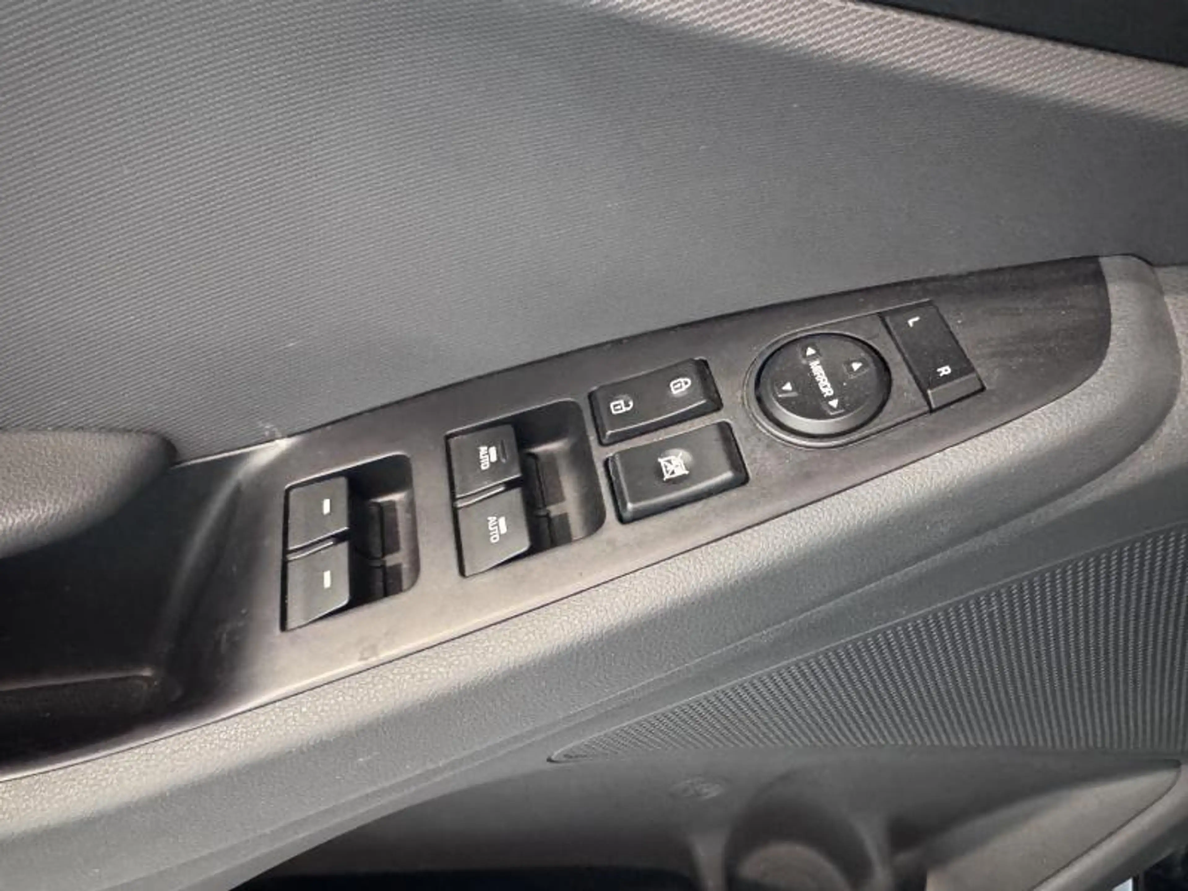 Hyundai IONIQ Premium 28kWh | GPS, camera, adaptive cruise,... | — photo 11