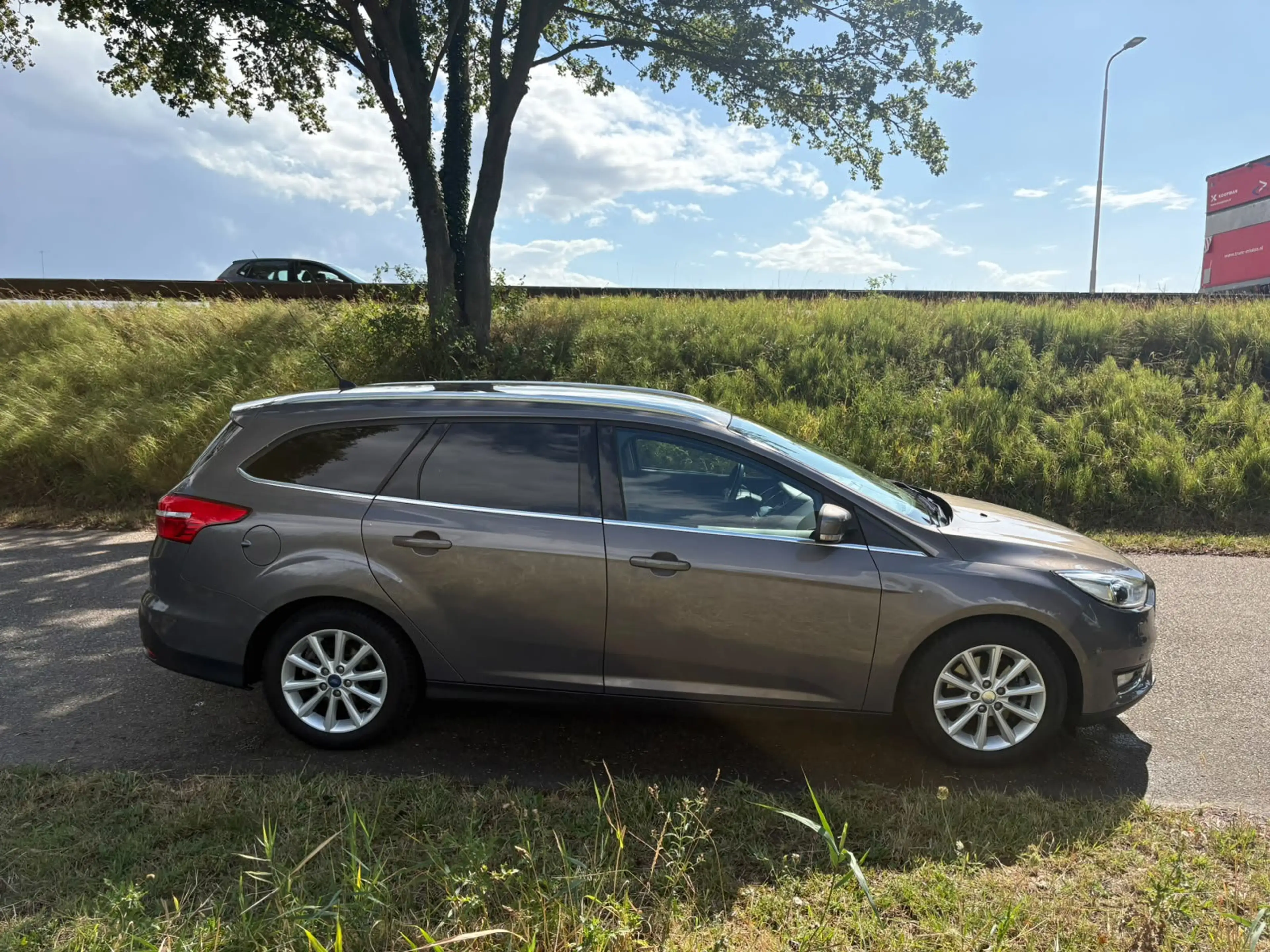 Ford Focus Wagon 1.5 Titanium Edition Stoel/Stuur Verwarming — photo 8