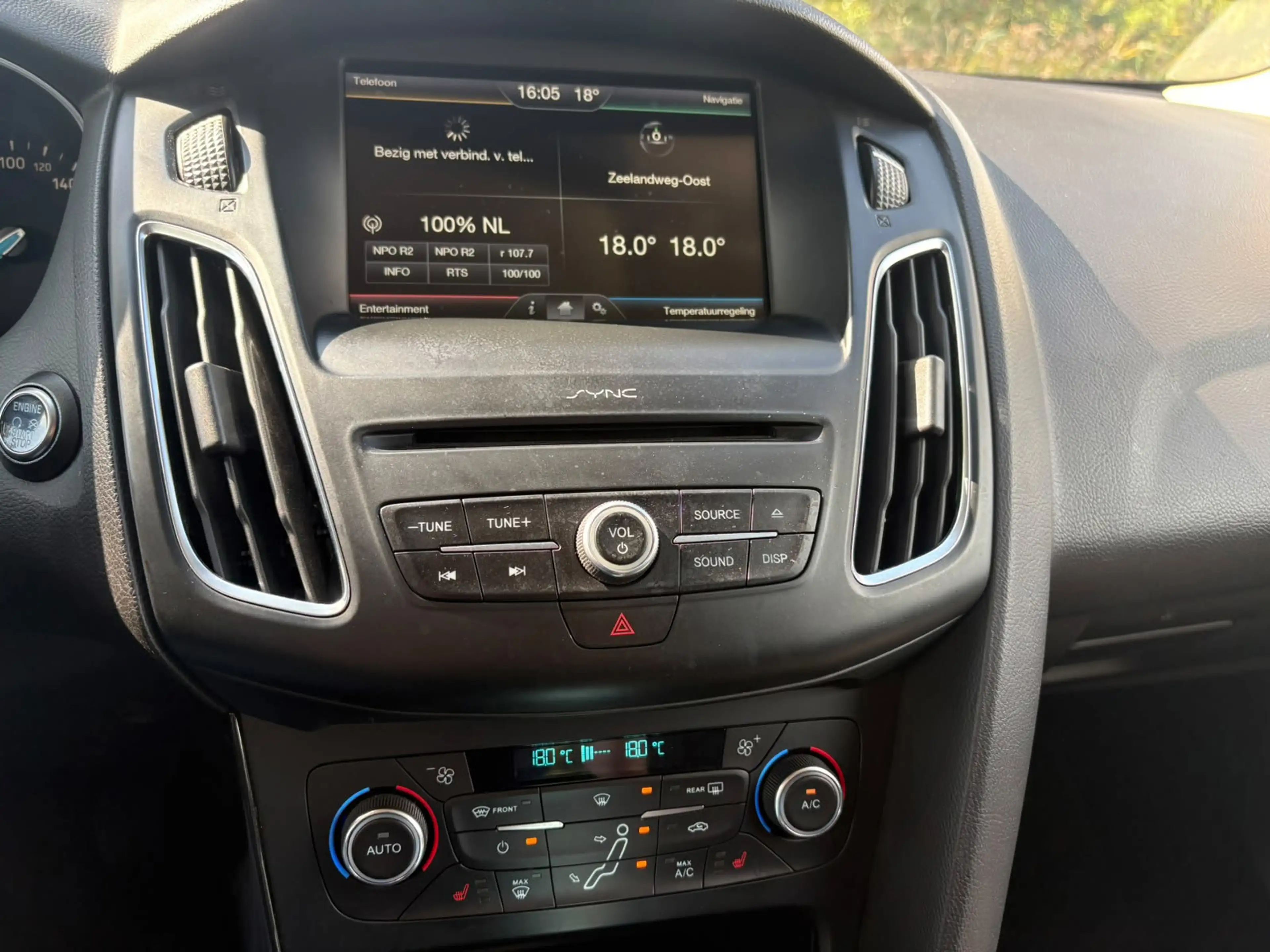 Ford Focus Wagon 1.5 Titanium Edition Stoel/Stuur Verwarming — photo 14