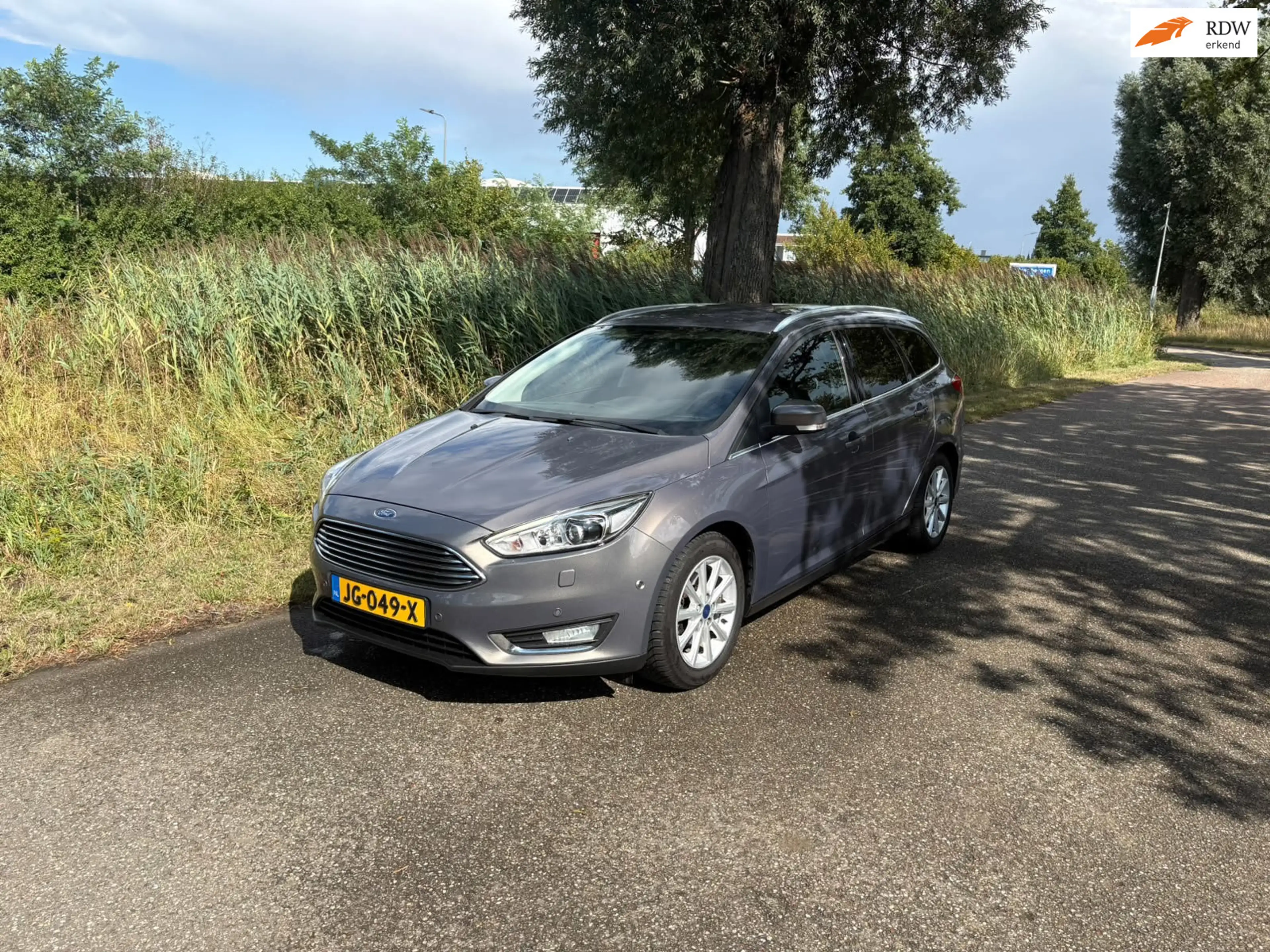 Ford Focus Wagon 1.5 Titanium Edition Stoel/Stuur Verwarming