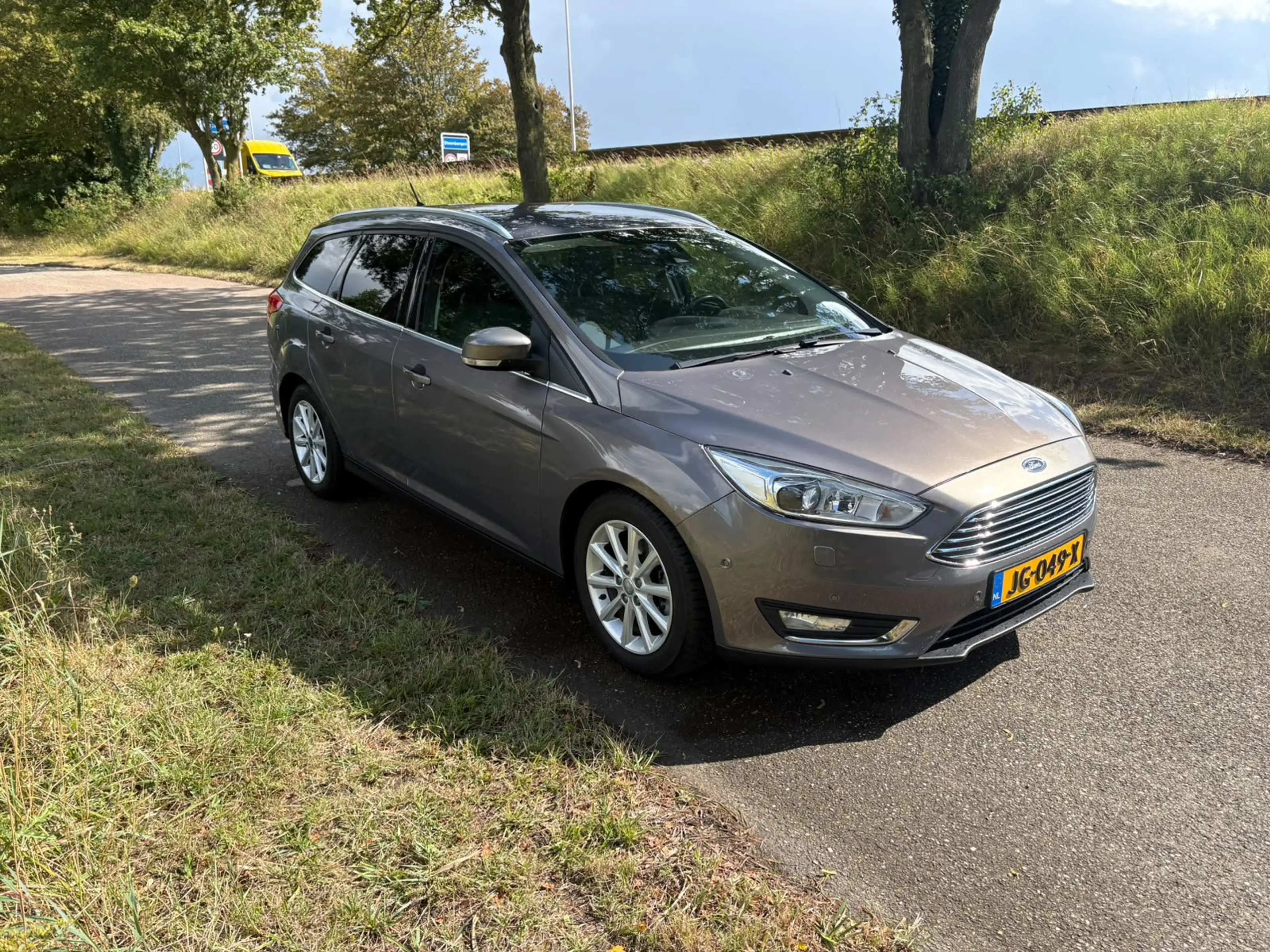 Ford Focus Wagon 1.5 Titanium Edition Stoel/Stuur Verwarming — photo 9