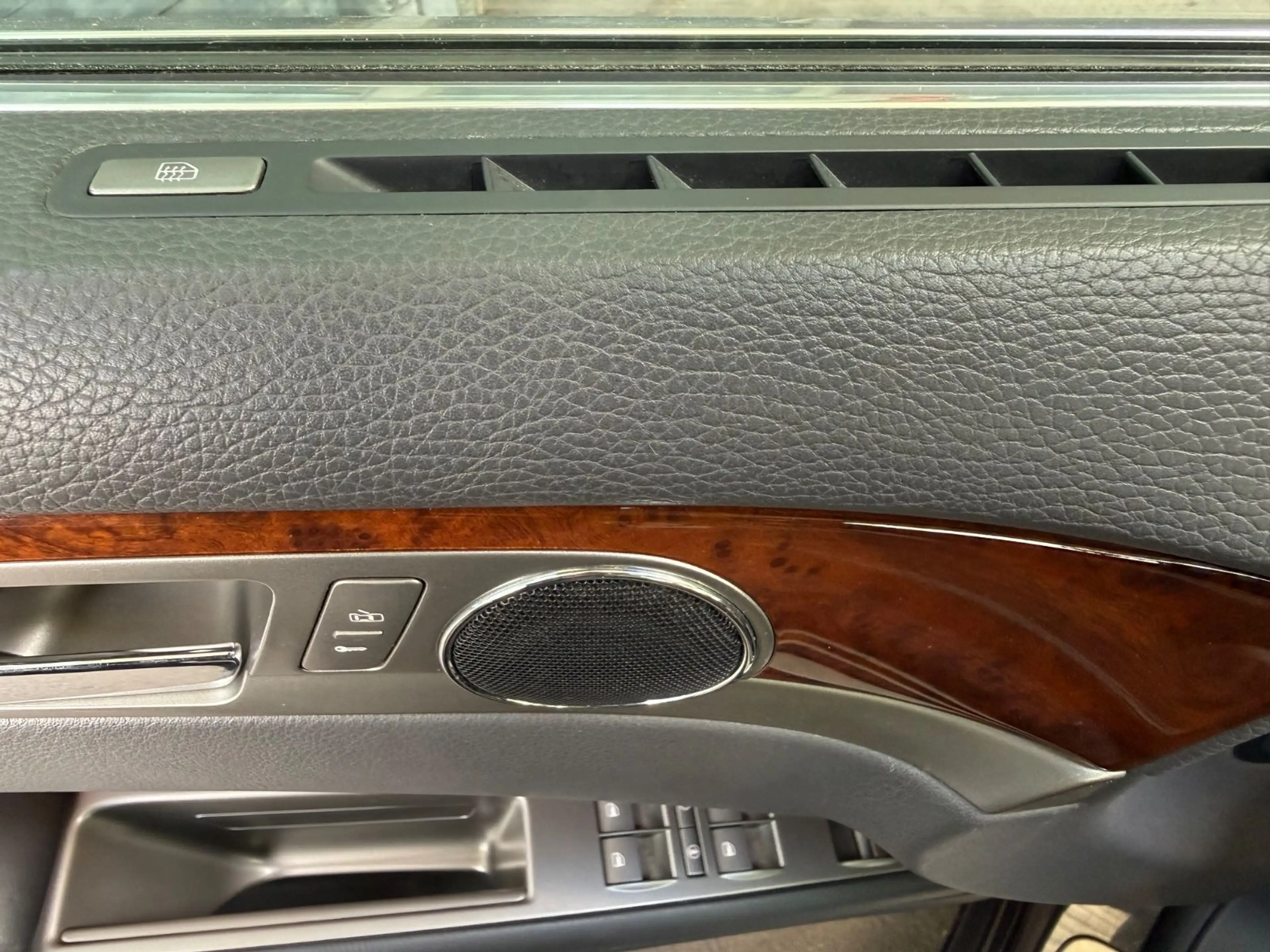 Volkswagen Phaeton V6 TDI 4Motion Scheckheft — photo 16