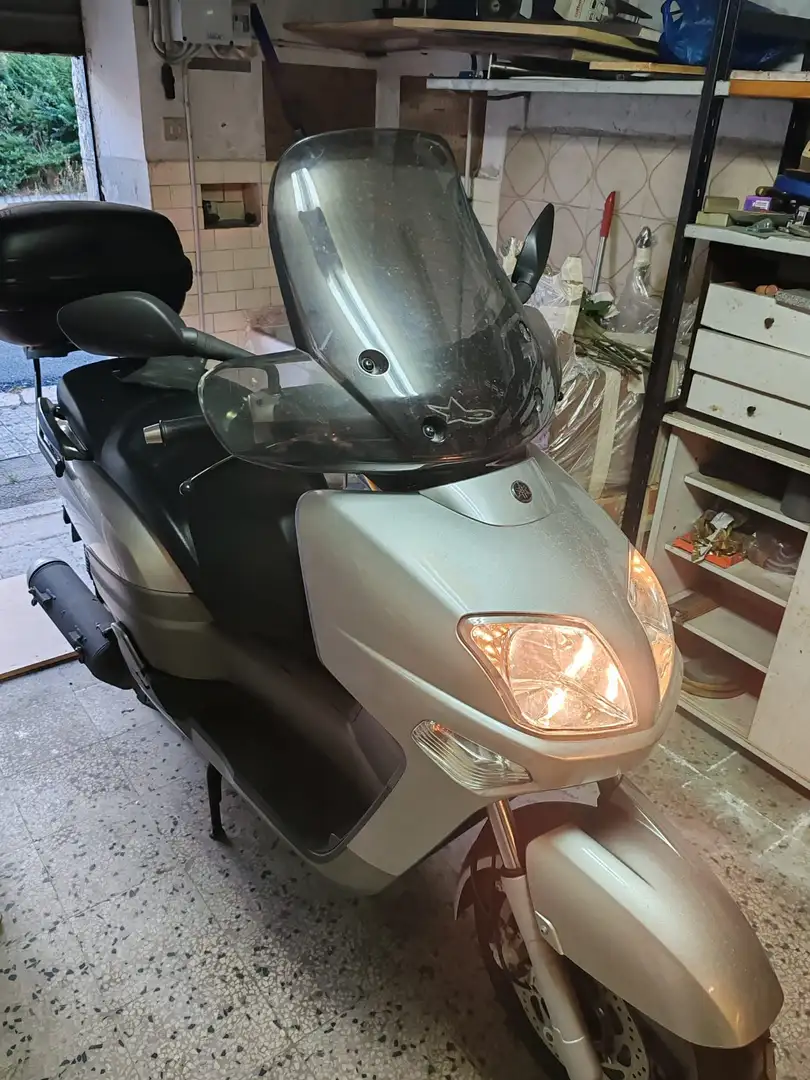 Yamaha Versity 300 Zilver - 1