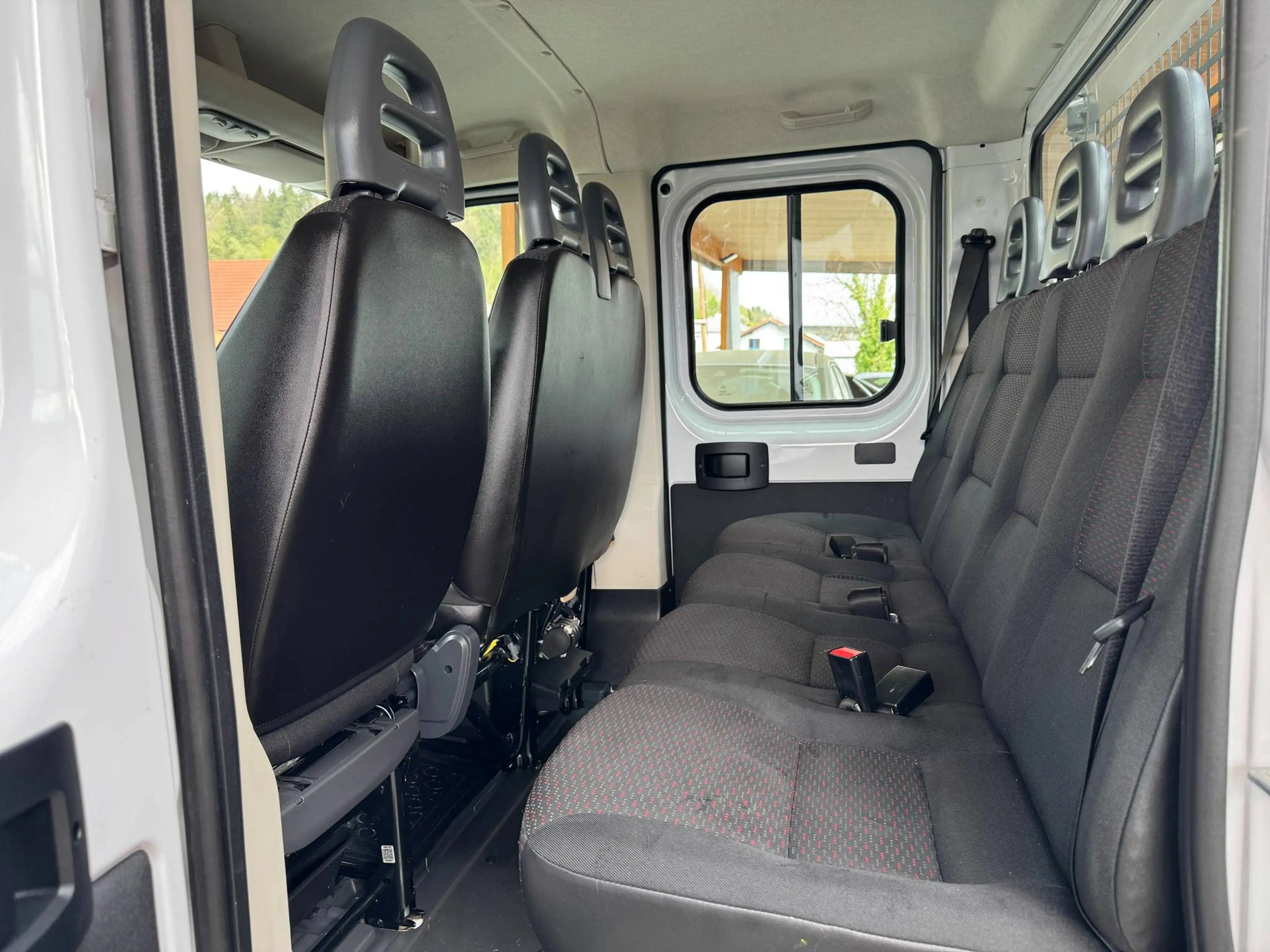 Peugeot Boxer Pritsche DOKA L2 BlueHDi 120 S&S *7 Sitze* — photo 11