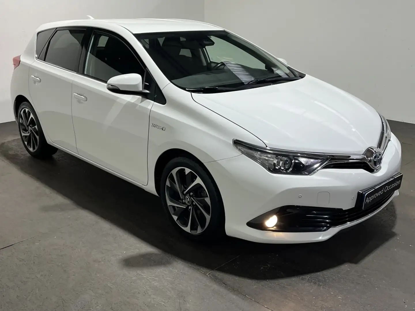 Toyota Auris 1.8 Hybrid Executive Wit - 2