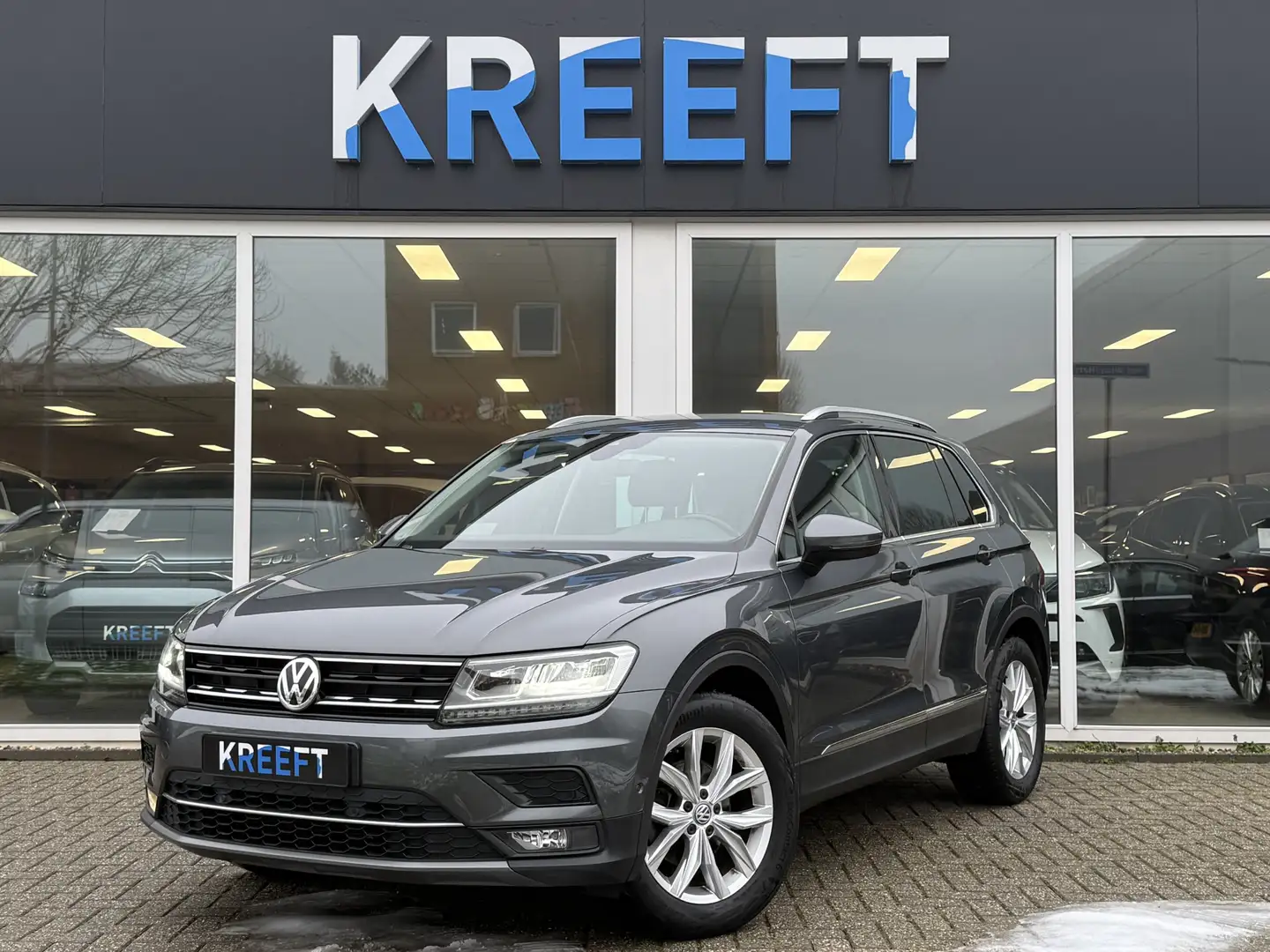 Volkswagen Tiguan 1.5 TSI ACT Comfortline Winterpakket Gris - 1